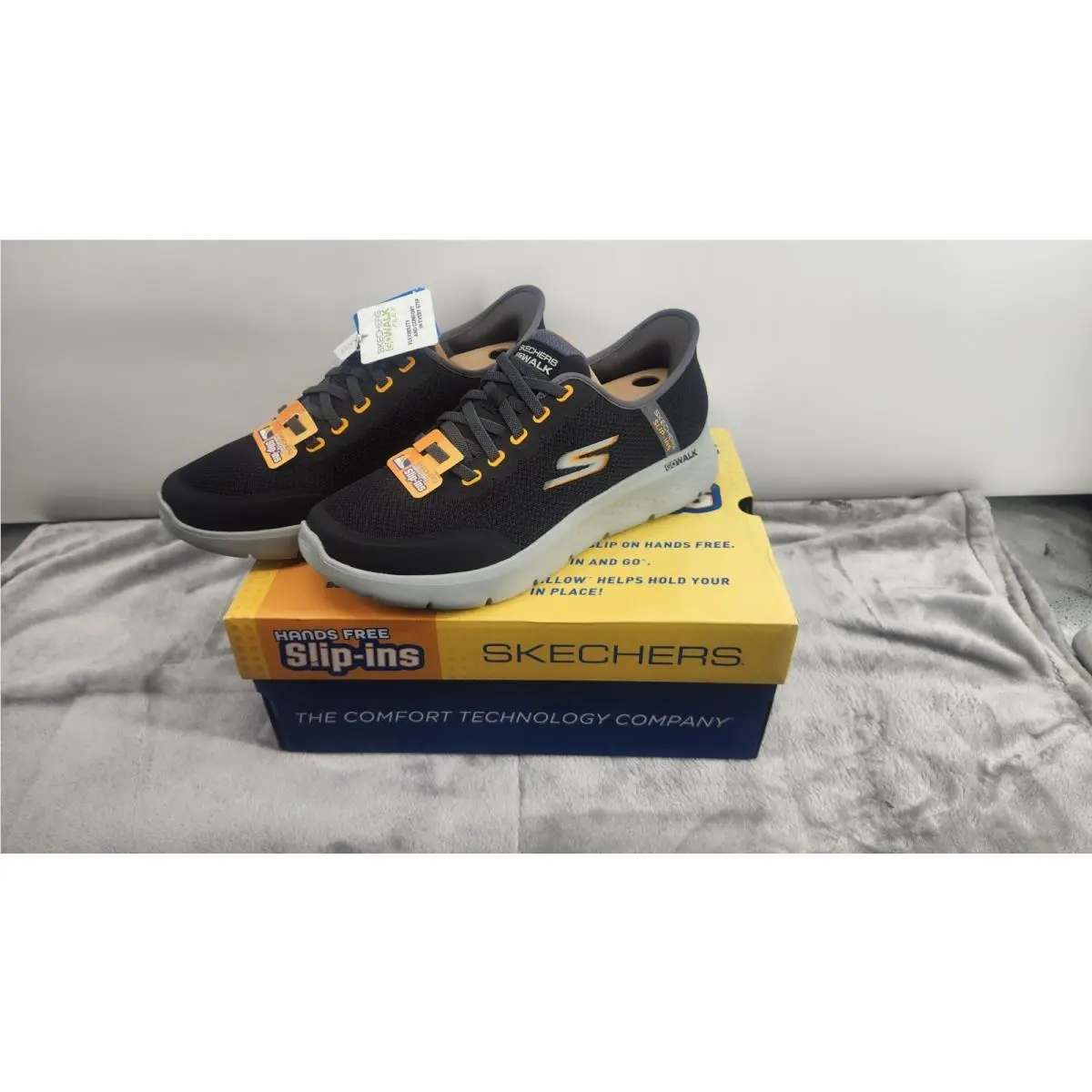 Skechers Men`s Size 10 Black Slip-ins Go Walk Flex Memory Foam Waterproof