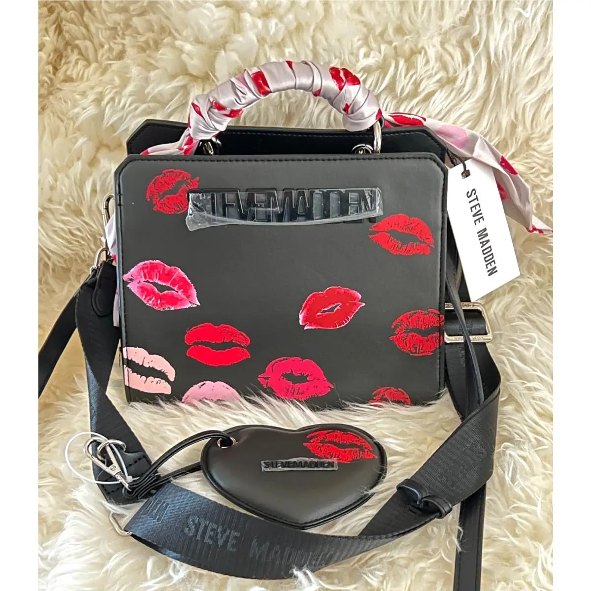 Steve Madden Bevelyn Scarf Valentine Kisses Satchel Crossbody Bag Black