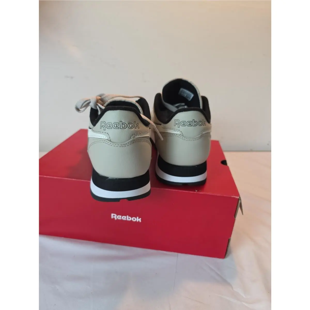 Reebok shoes - Reebok Classic Leather - Classic Leather - 100209487 - Beige (UPC: 194827961665) 4
