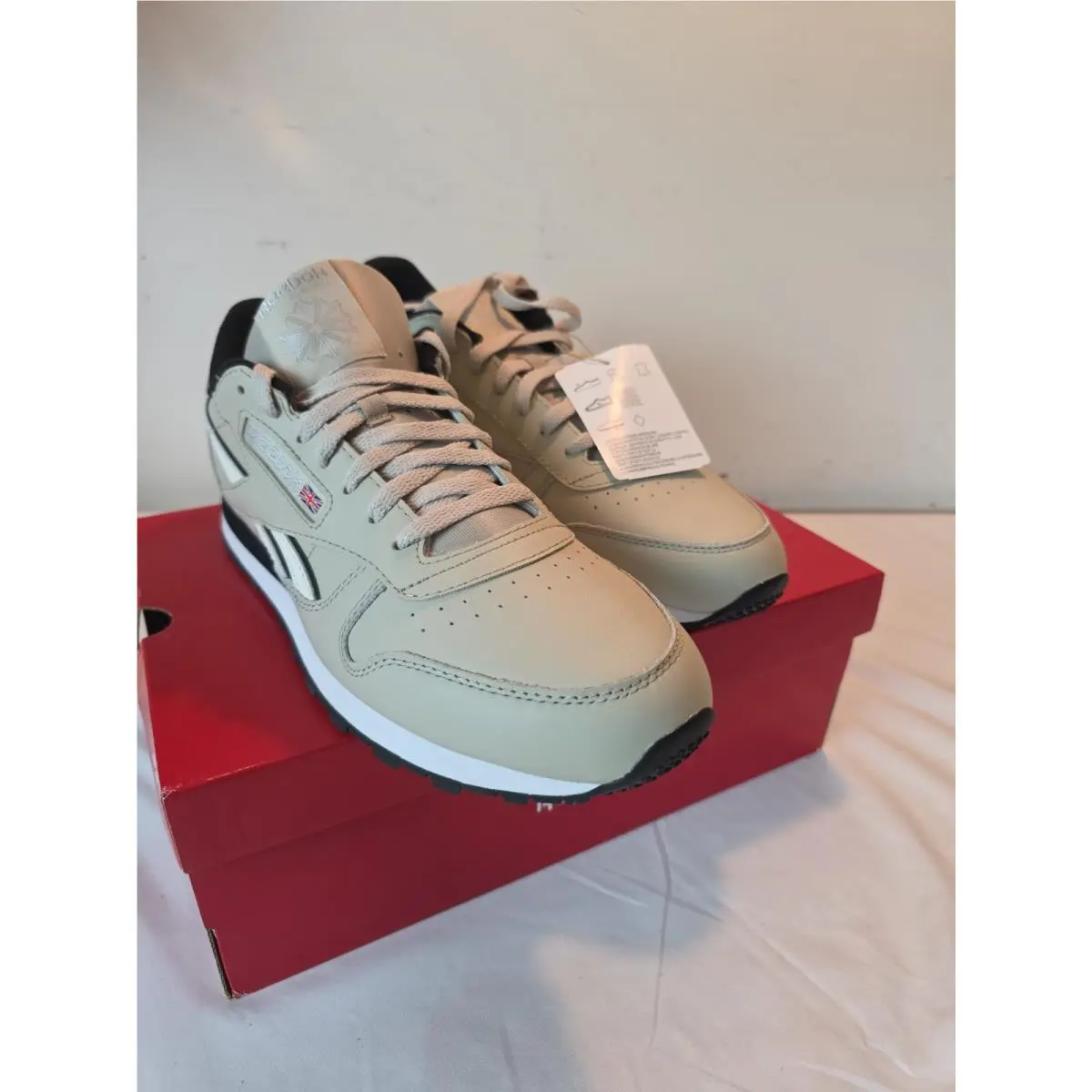 Reebok shoes - Reebok Classic Leather - Classic Leather - 100209487 - Beige (UPC: 194827961665) 1