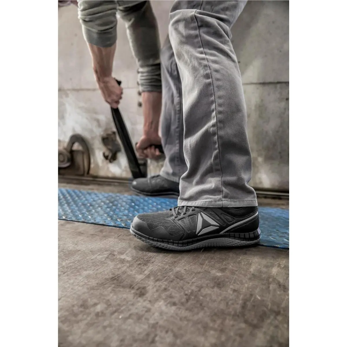Reebok shoes - Black, Grey (UPC: 690774405684) 4