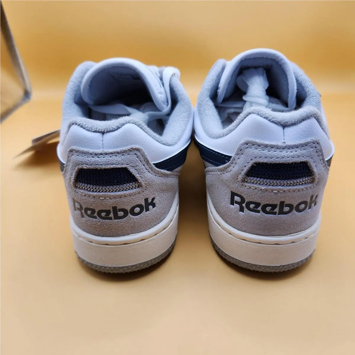 Reebok shoes - Reebok BB4000 - White 2