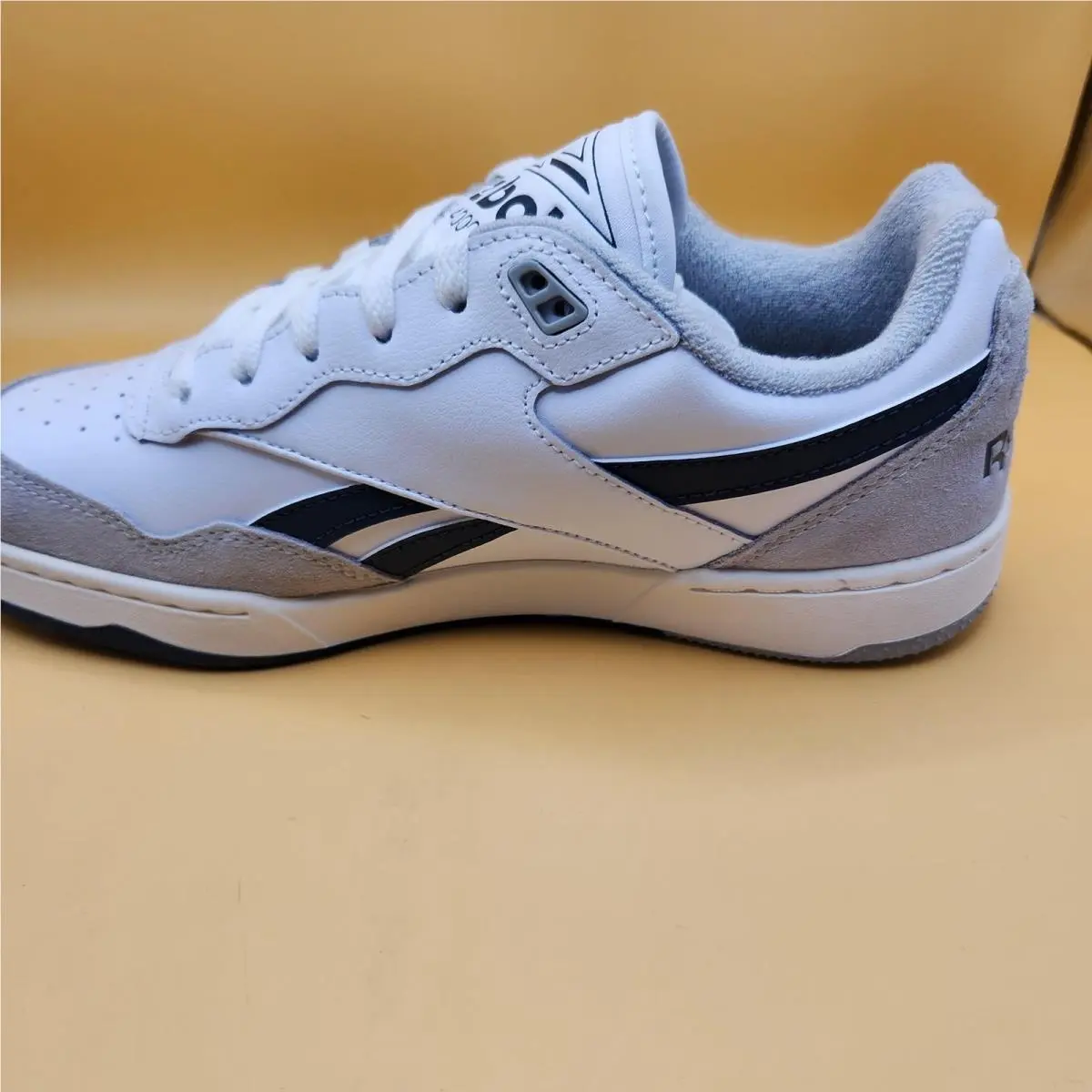 Reebok shoes - Reebok BB4000 - White 5