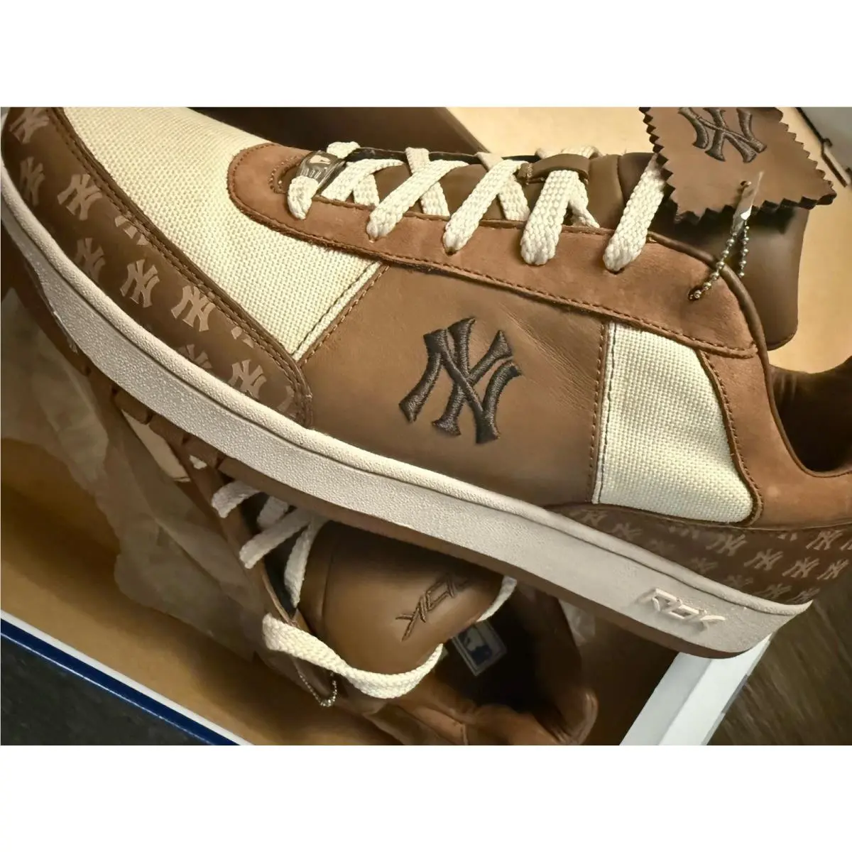 Reebok shoes - Reebok MLB Clubhouse - MLB Clubhouse - Brown 4