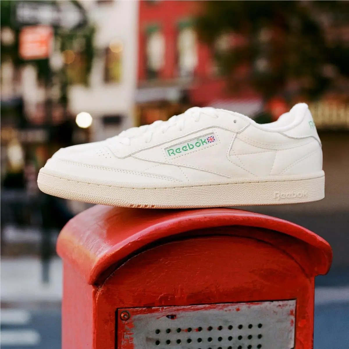 Reebok shoes - dv 6434 - DV6434-OFF-10 US - top chalk paperwhite glen green (UPC: 192612969889) 1