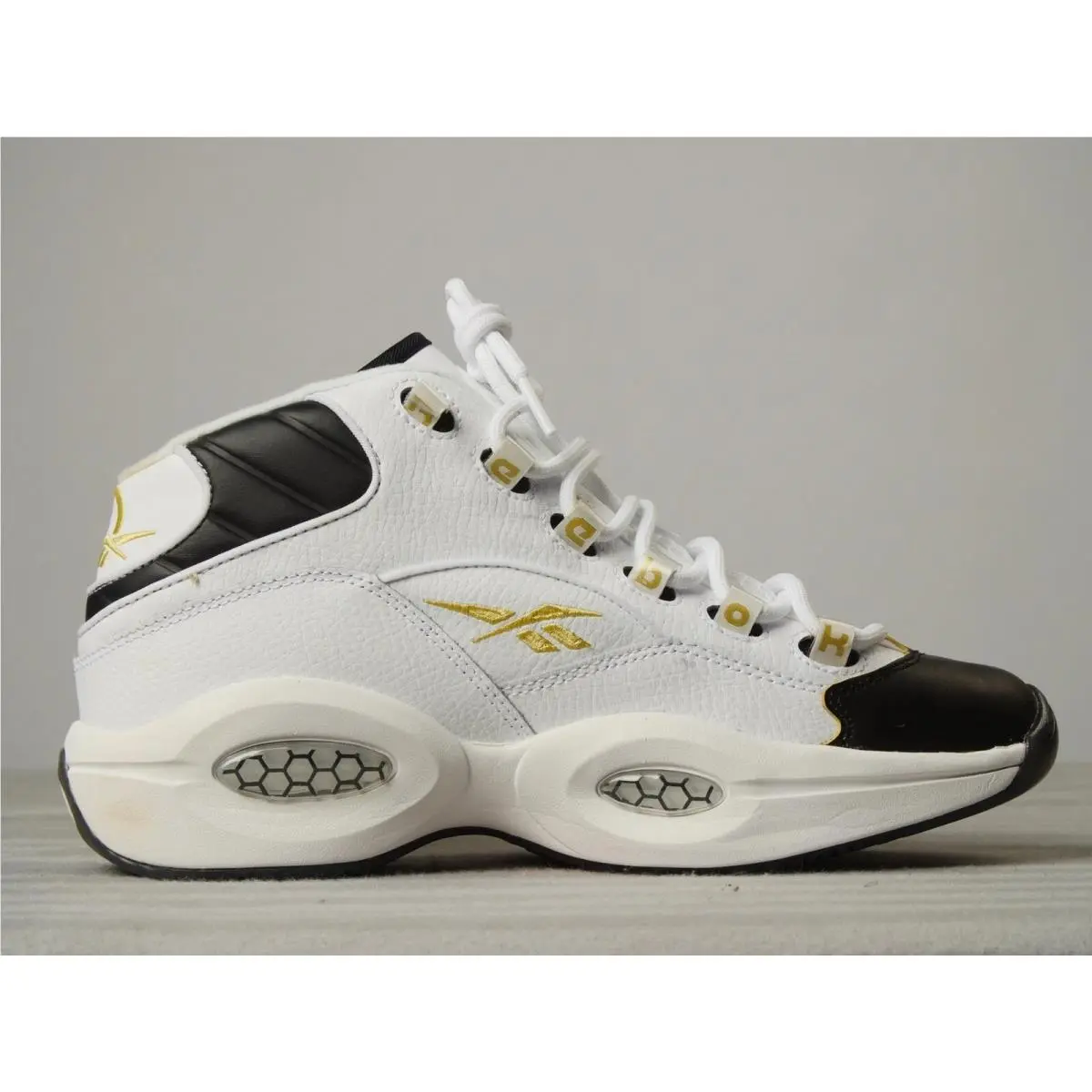 Reebok shoes - white/black/gold metallic (UPC: 193099582622) 3