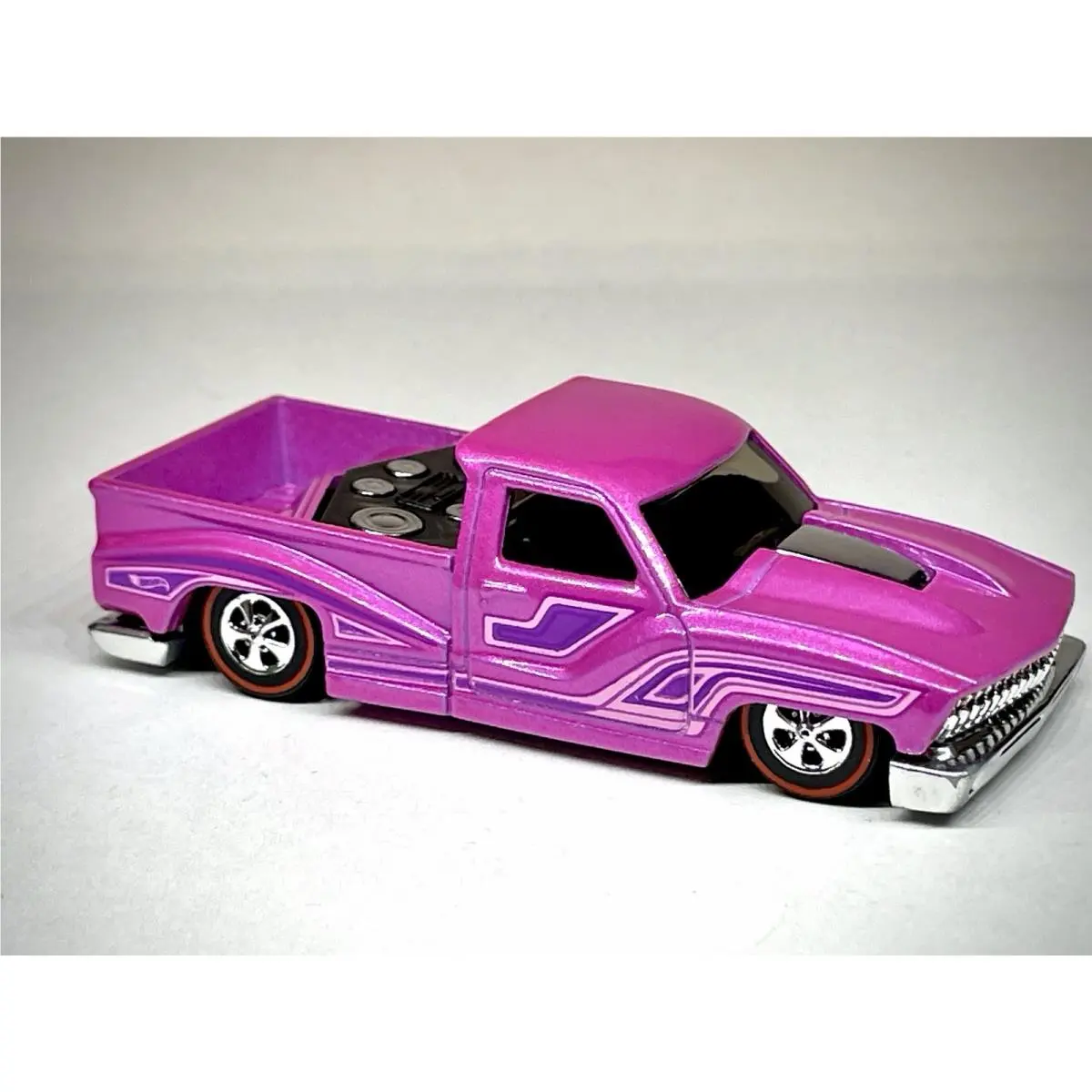 Hot Wheels Custom Made Bounce`n Bass Layin` Low Redline Diecast Truck