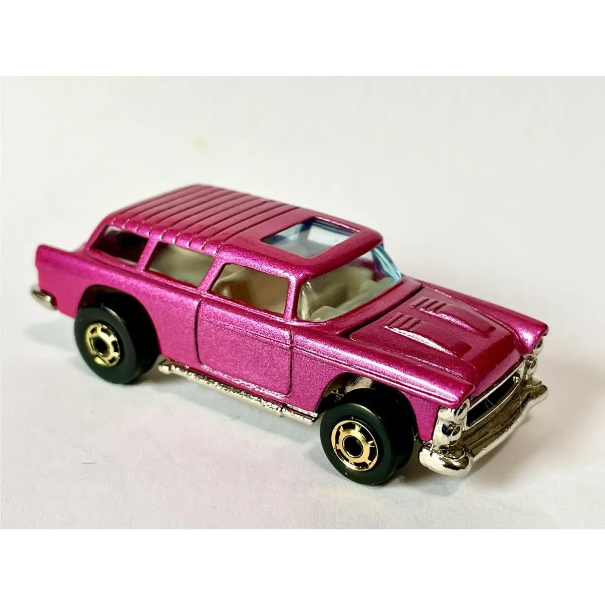 Hot Wheels Custom Made Gold Hot Ones 1994 Classic Nomad Hot Pink