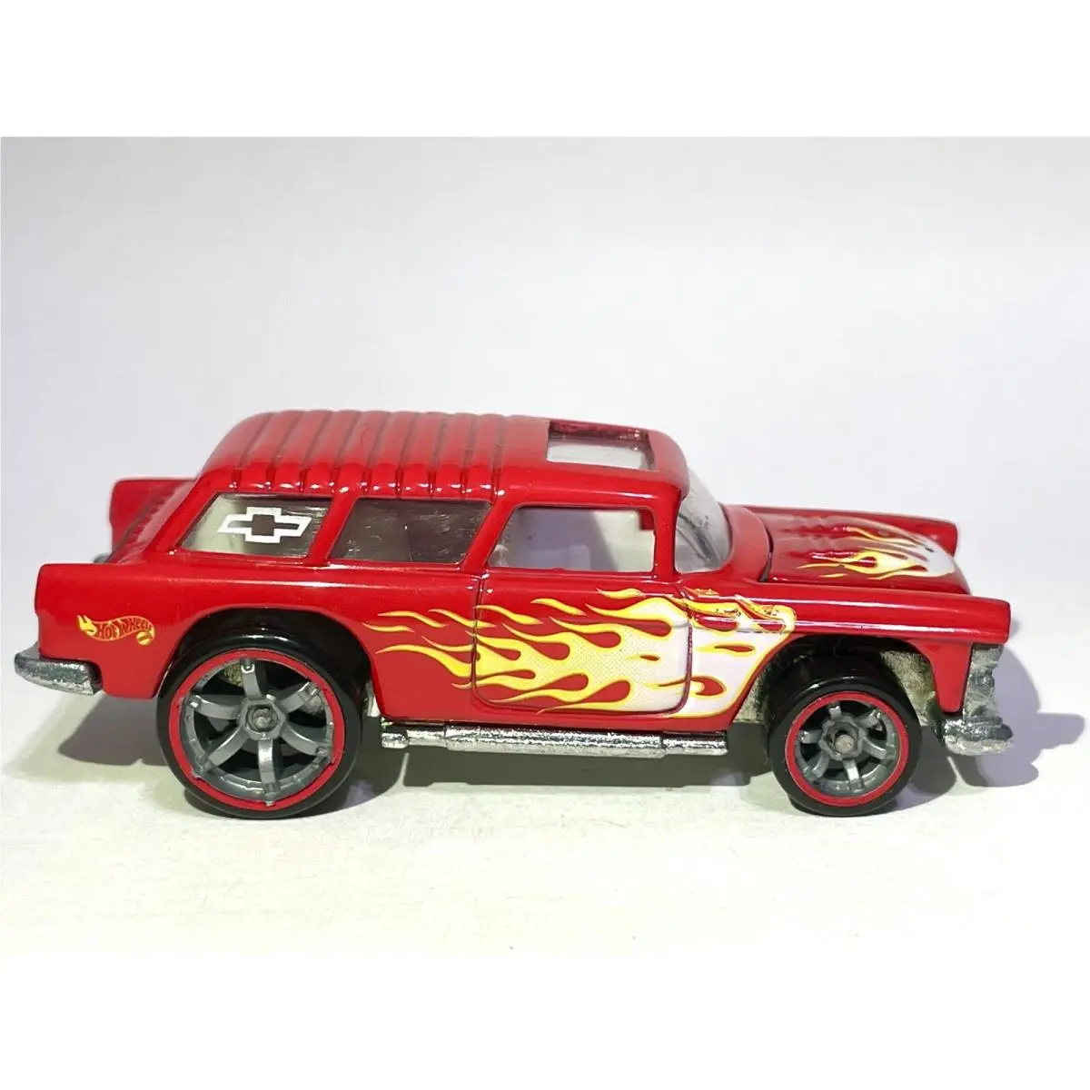 Hot Wheels Custom Made Redline 1956 / 1997 Classic Nomad Red with Flames