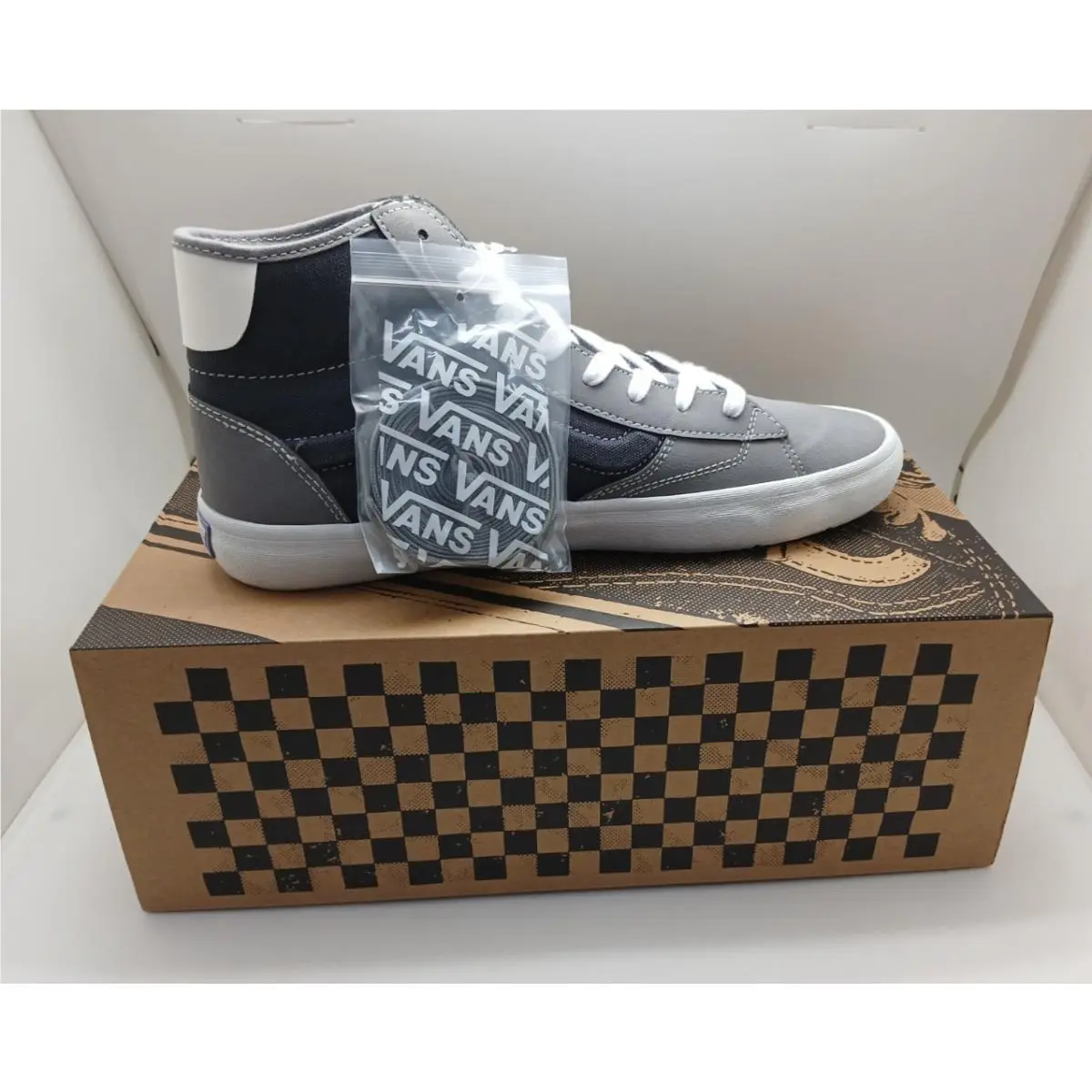 UA Lizzie Armanto Gray/white Sneakers – Pro Skate Shoes Pick Your Size by Vans