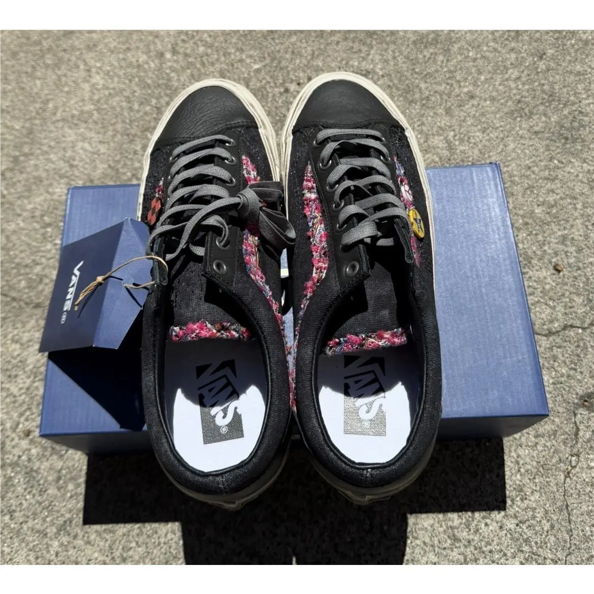 Vans shoes - VANS Old Skool - Old Skool - VN000E8VEMV - Black 1