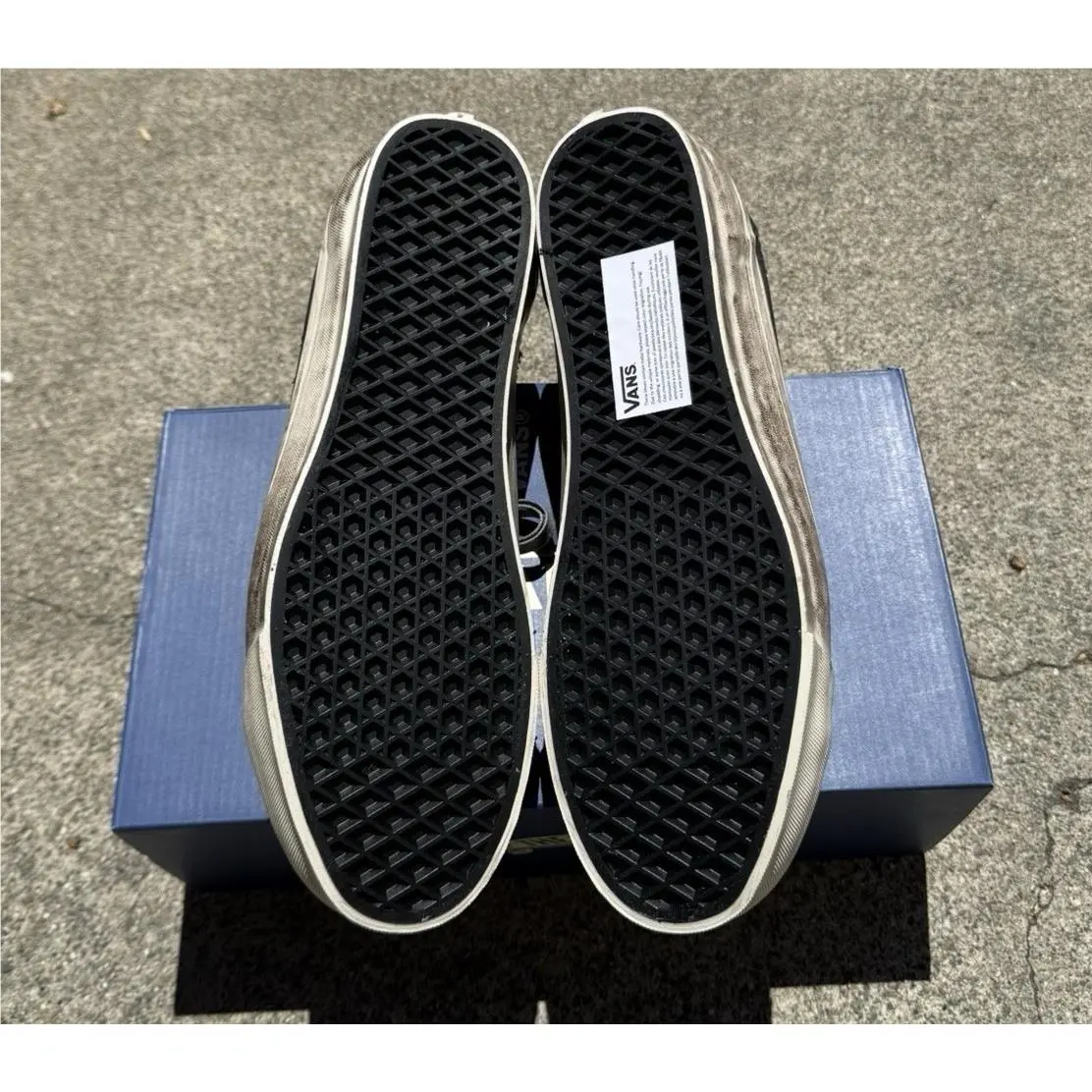 Vans shoes - VANS Old Skool - Old Skool - VN000E8VEMV - Black 2