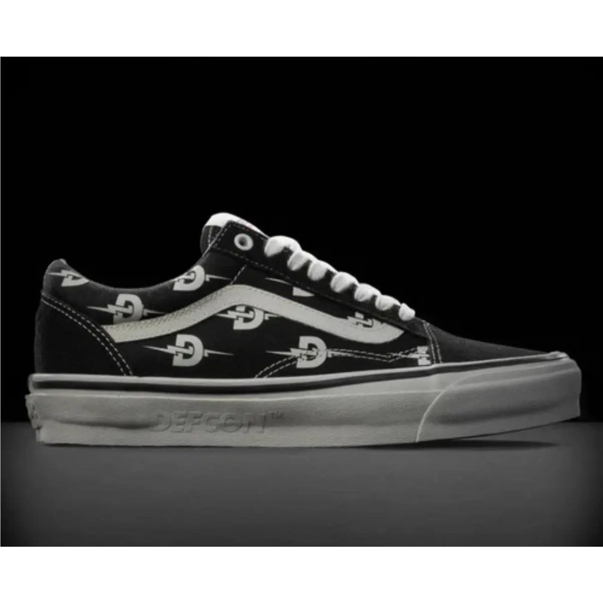 Size 9 Defcon  Era Old Skool Skate Block Ships Asap by Vans