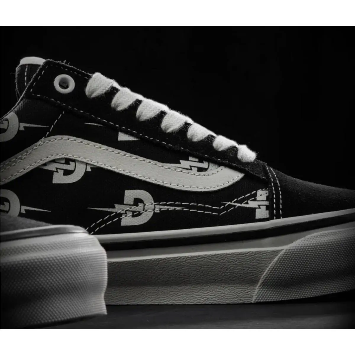 Vans shoes - VANS Old Skool - Old Skool - VN001128BLK - Black 1