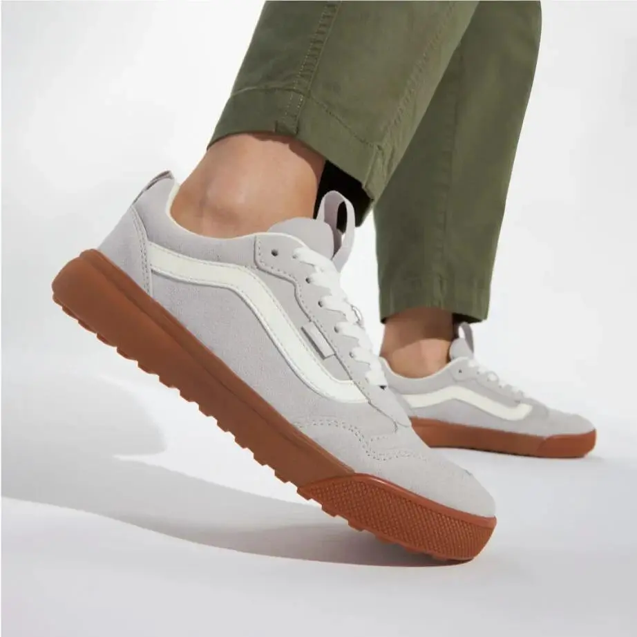 -new-women`s Range Exp Suede/gum Wind Chime Trail Sneakers VN0A2Z49EL-Size 6 by Vans
