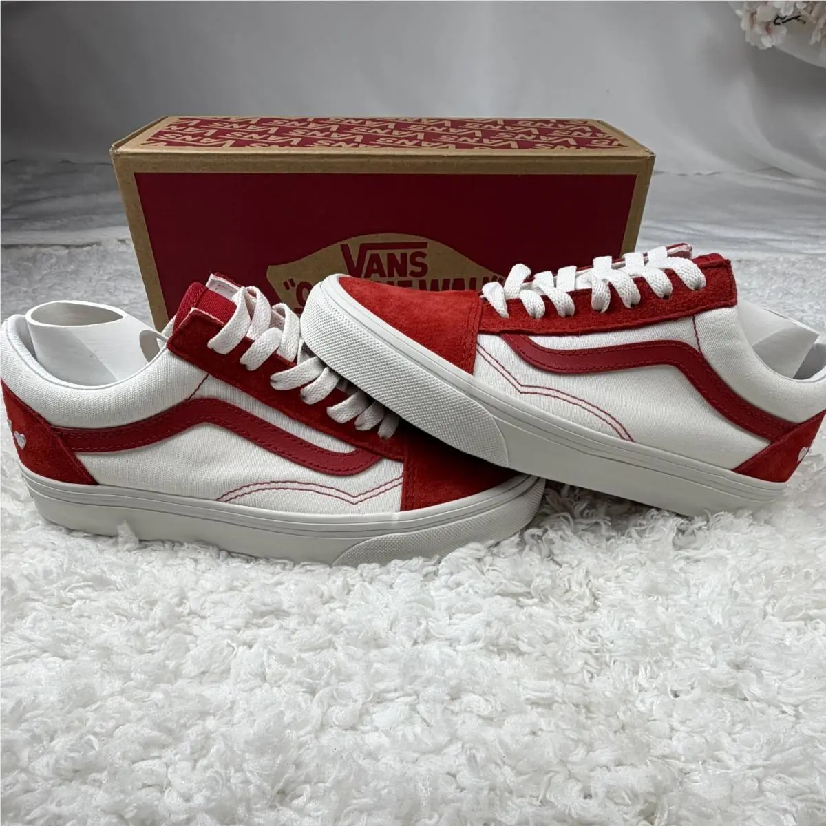 Old Skool Kids Sz 4.5 Valentines Hearts Red Hot Athletic Shoes Sneakers by Vans