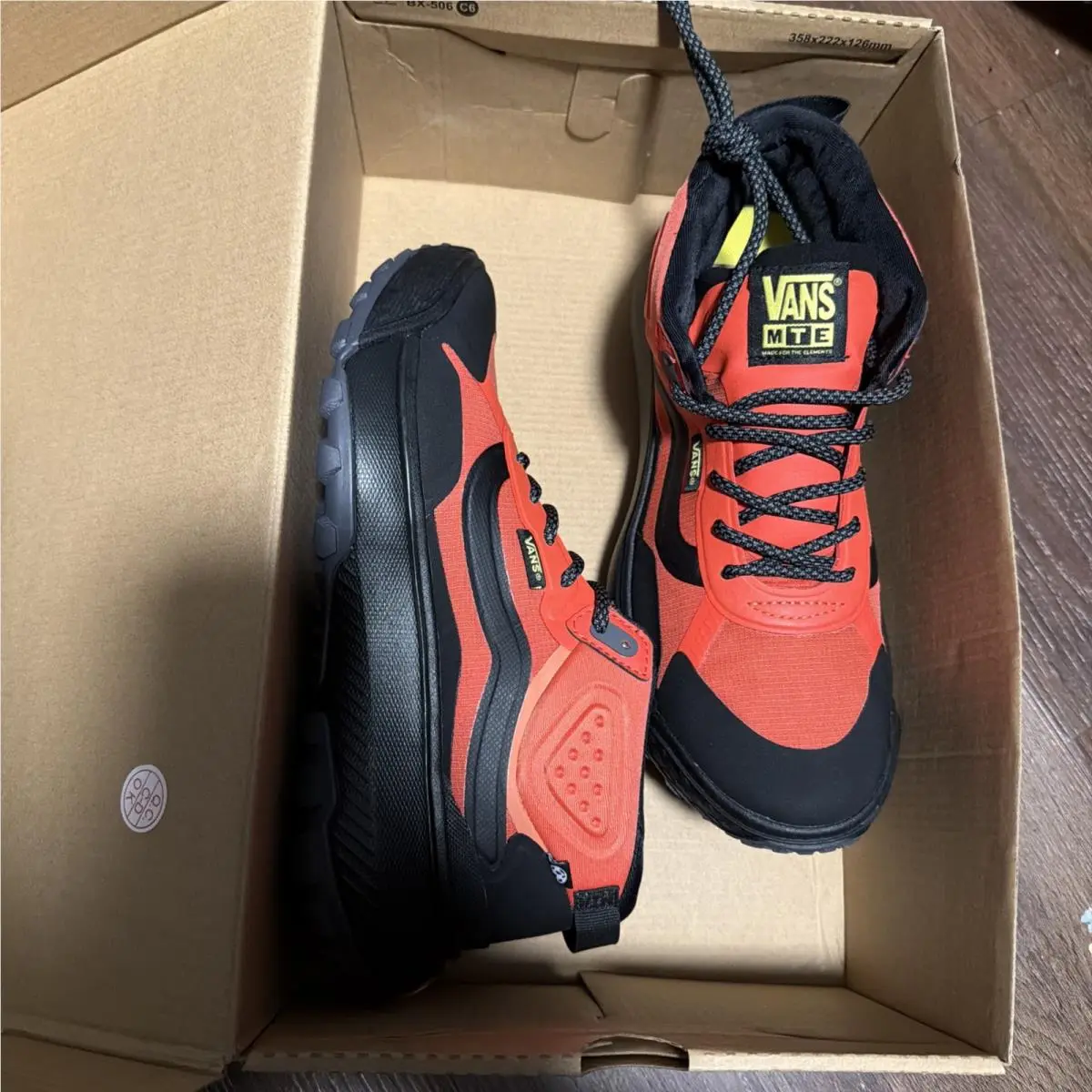 Vans shoes - VANS MTE - MTE - VN000CVVORB - Orange 0