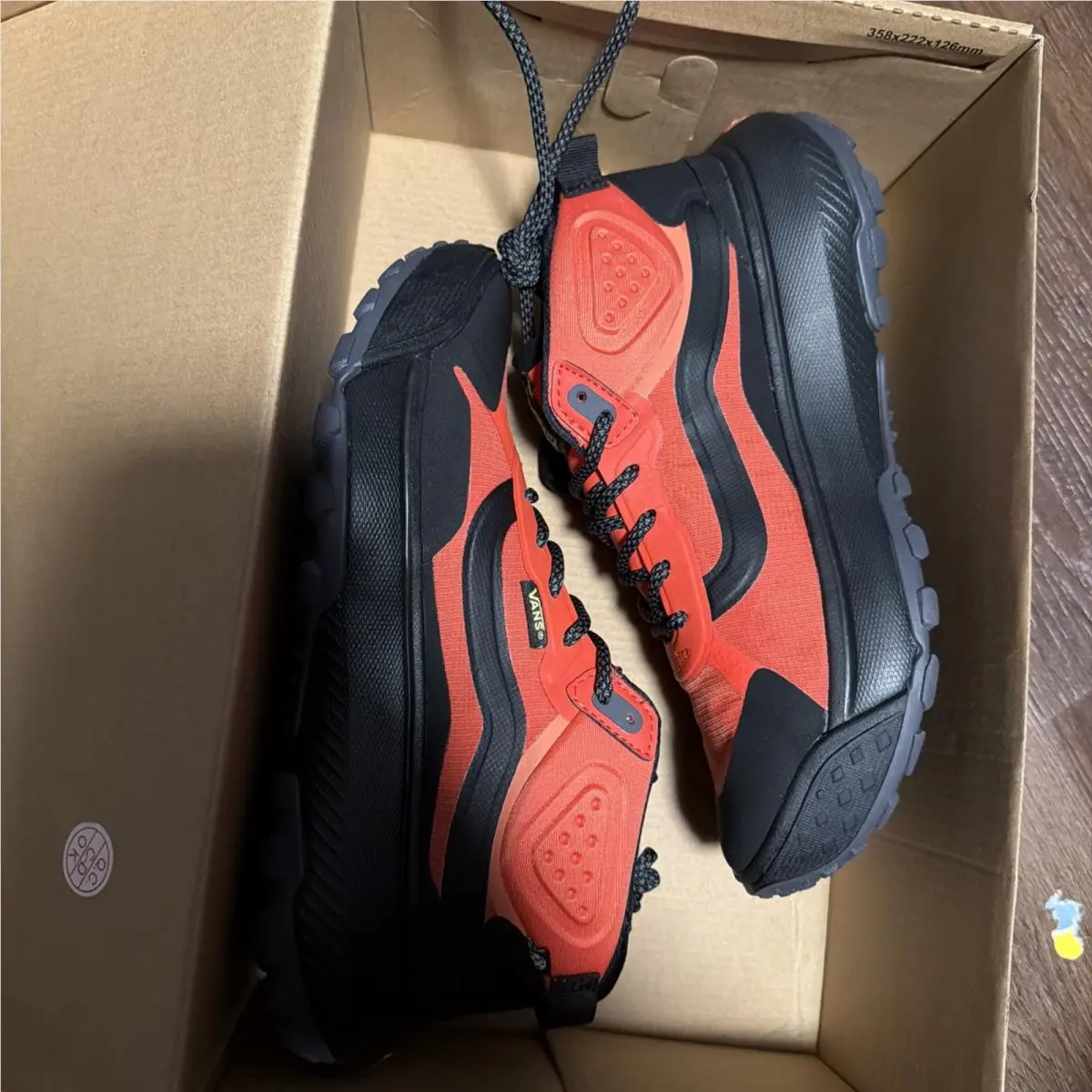 Vans shoes - VANS MTE - MTE - VN000CVVORB - Orange 1