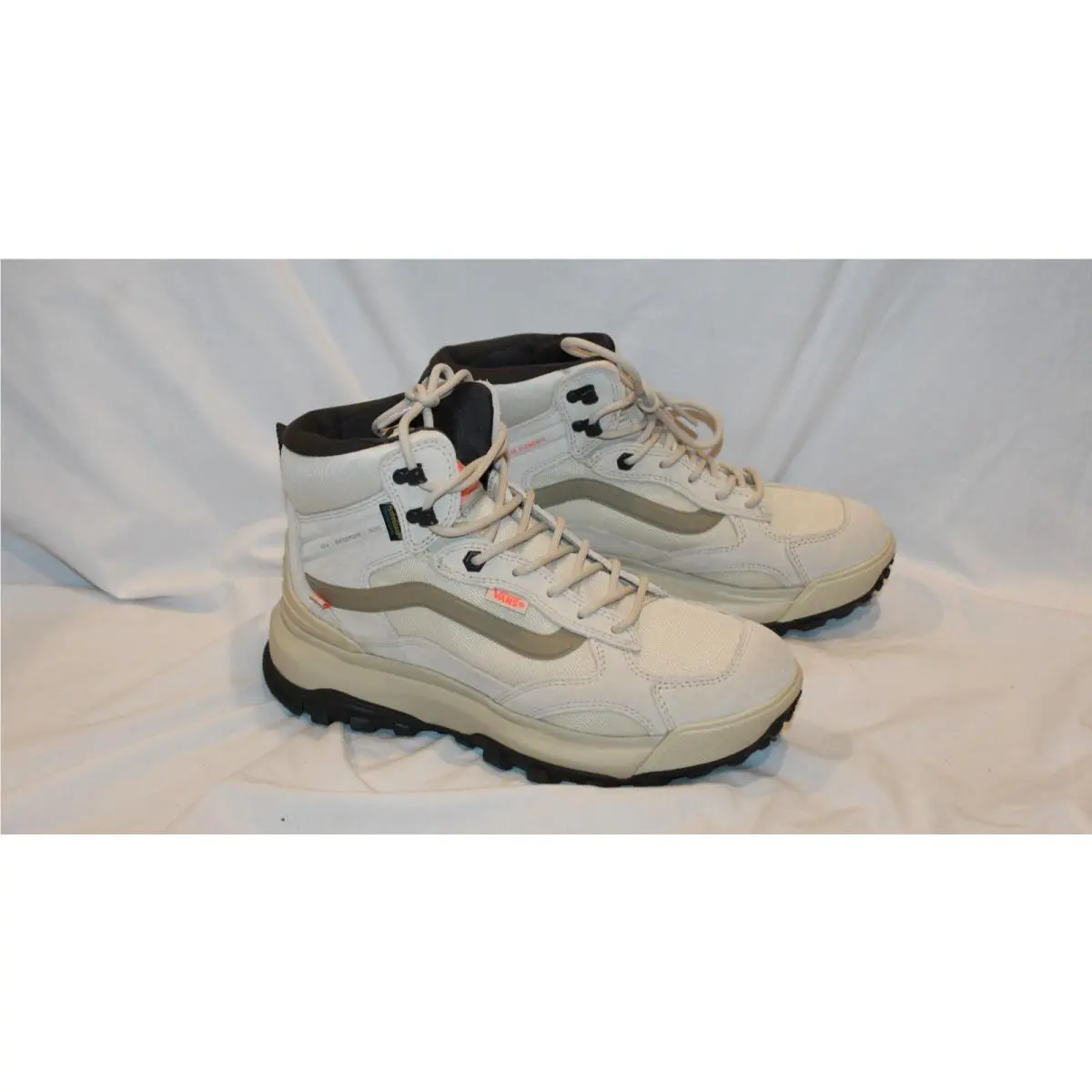 Mte Crestline Hydro Guard Waterproof Hiking Boots Tan Men’s 7.5 Women`s 9 by Vans