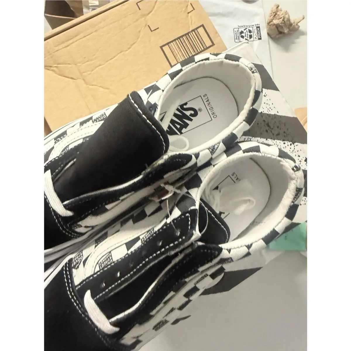 OG Old Skool Lx Vault Black-and-white Shoe Size 5 Inbox 4154 by Vans