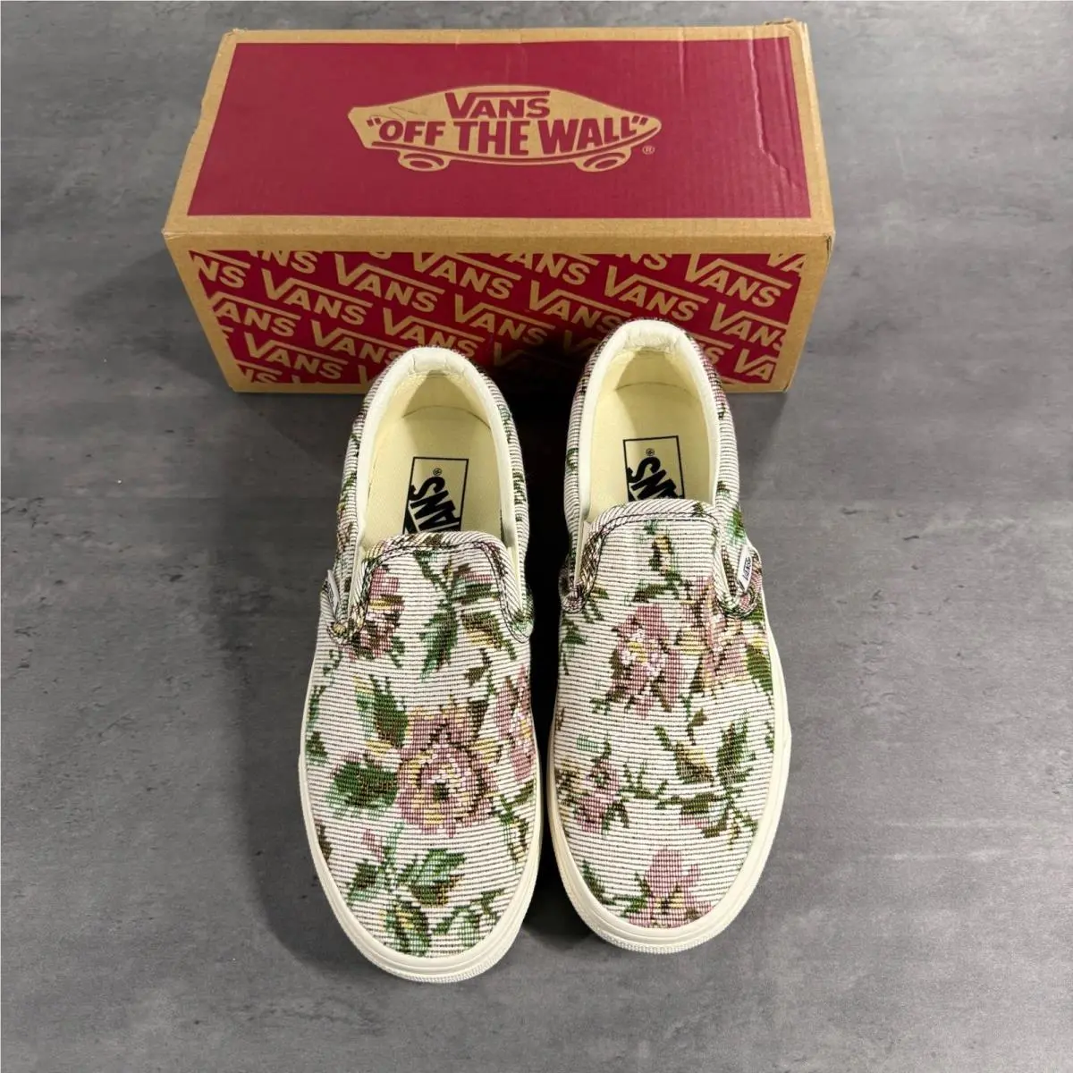 Classic Slip-on Unisex 5M 6.5W Tapestry Floral Marshmallow Sneaker Skate by Vans