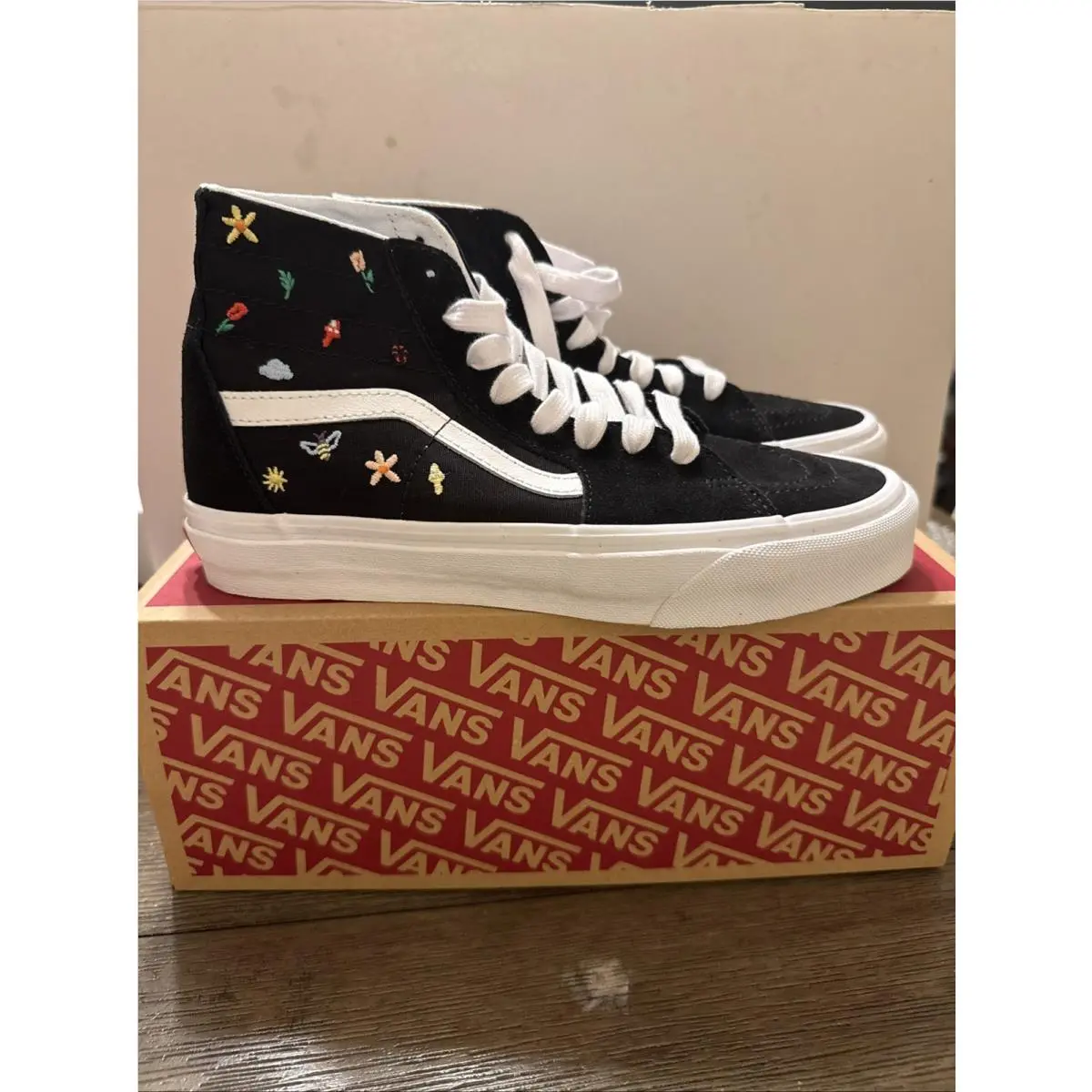 Size 9 -  Sk8Hi S Black by Vans