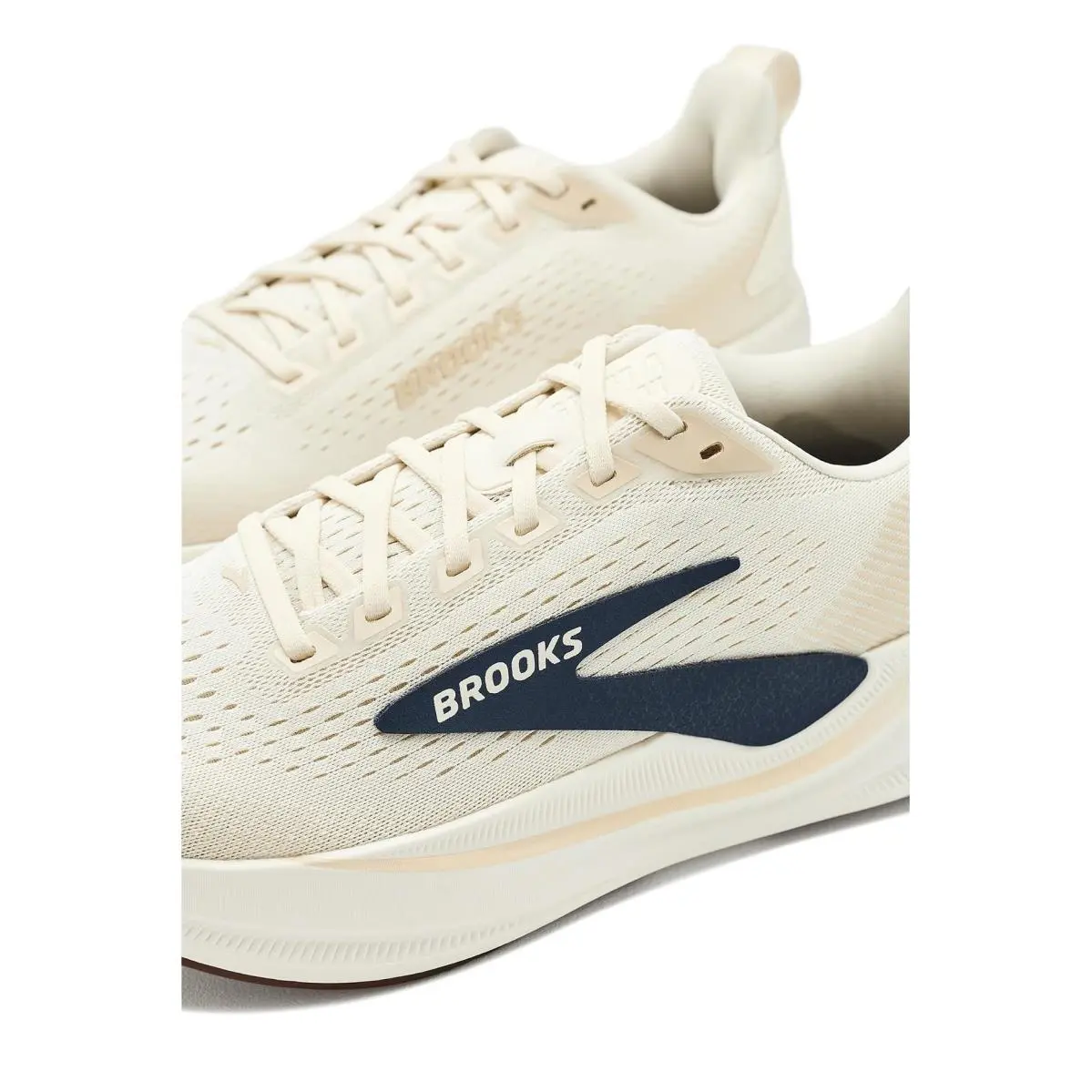 Brooks shoes - Arctic Wolf/Navy/Coconut 11