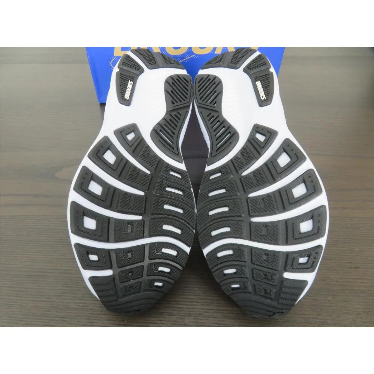 Brooks shoes - Brooks Ghost 18 - Ghost - Black 4