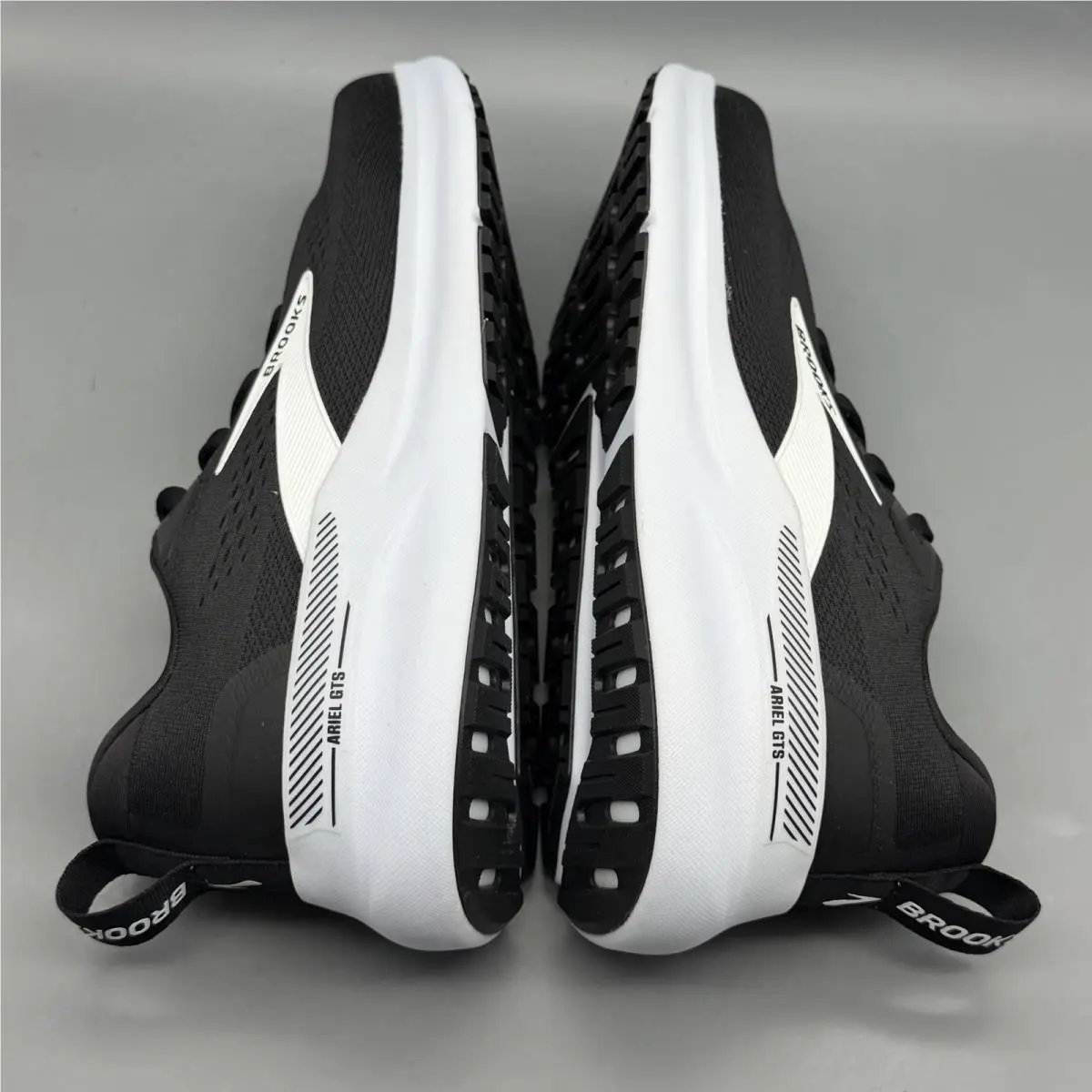 Brooks shoes - Brooks Ariel GTS 26 - Ariel GTS - 1204441B090 - Black (UPC: 0195394754353) 4