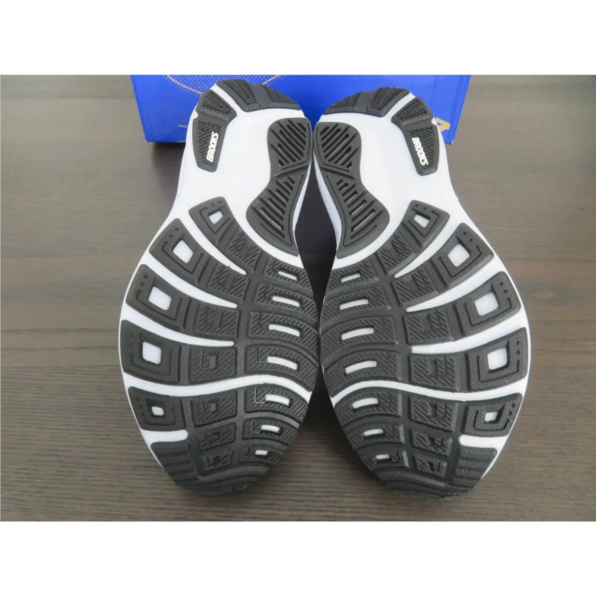 Brooks shoes - Brooks Ghost 18 - Ghost - Black 4