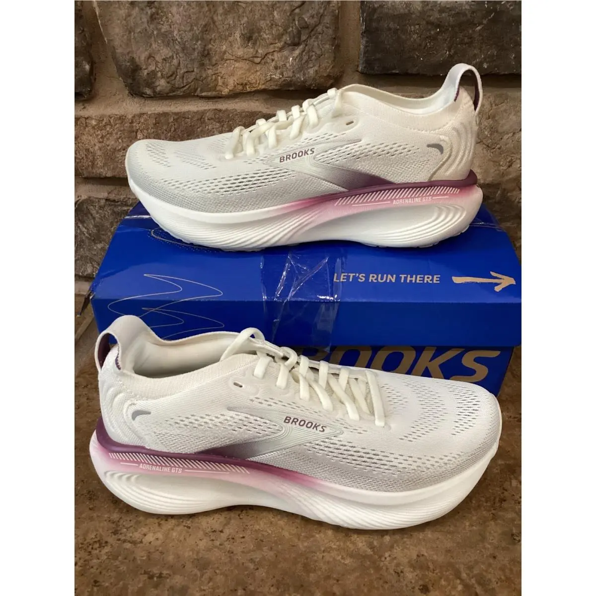 Brooks Adrenaline Gts 25 Womens Size 7.5 Coconut Argyle Running Shoes