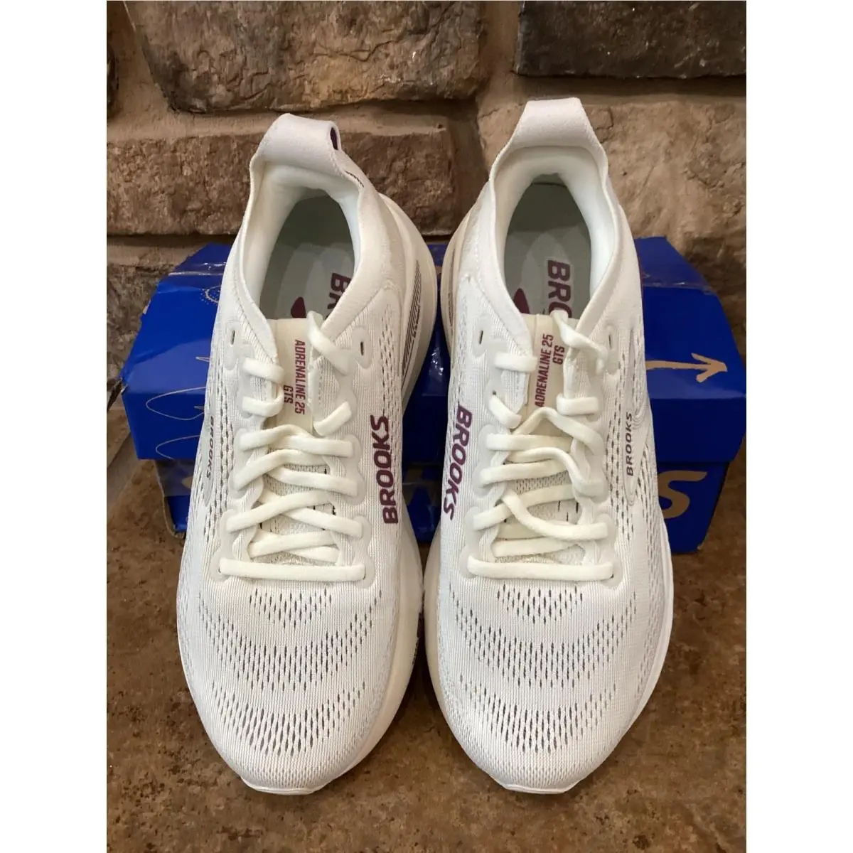 Brooks shoes - Brooks Adrenaline GTS 25 - Adrenaline GTS - White 1