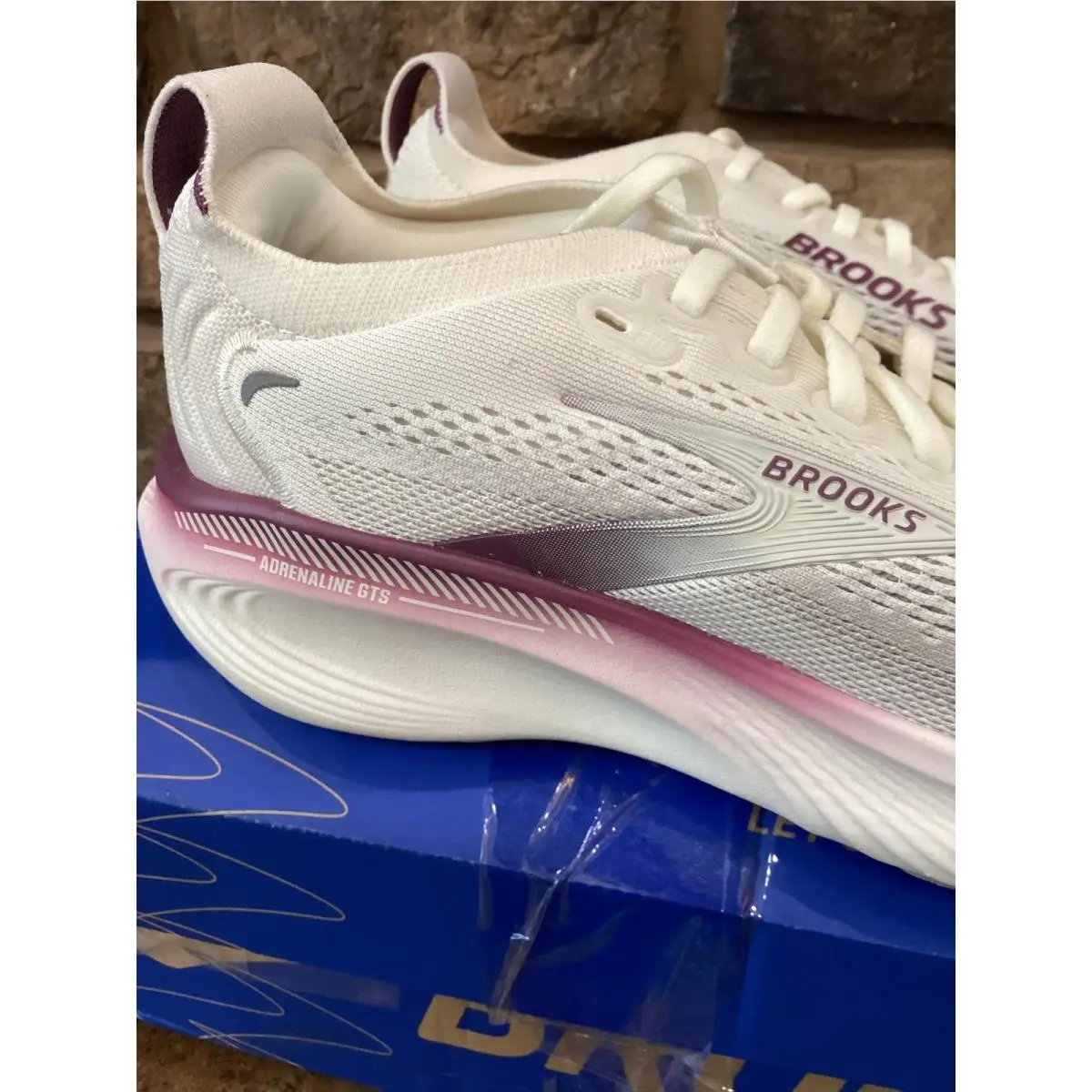 Brooks shoes - Brooks Adrenaline GTS 25 - Adrenaline GTS - White 4