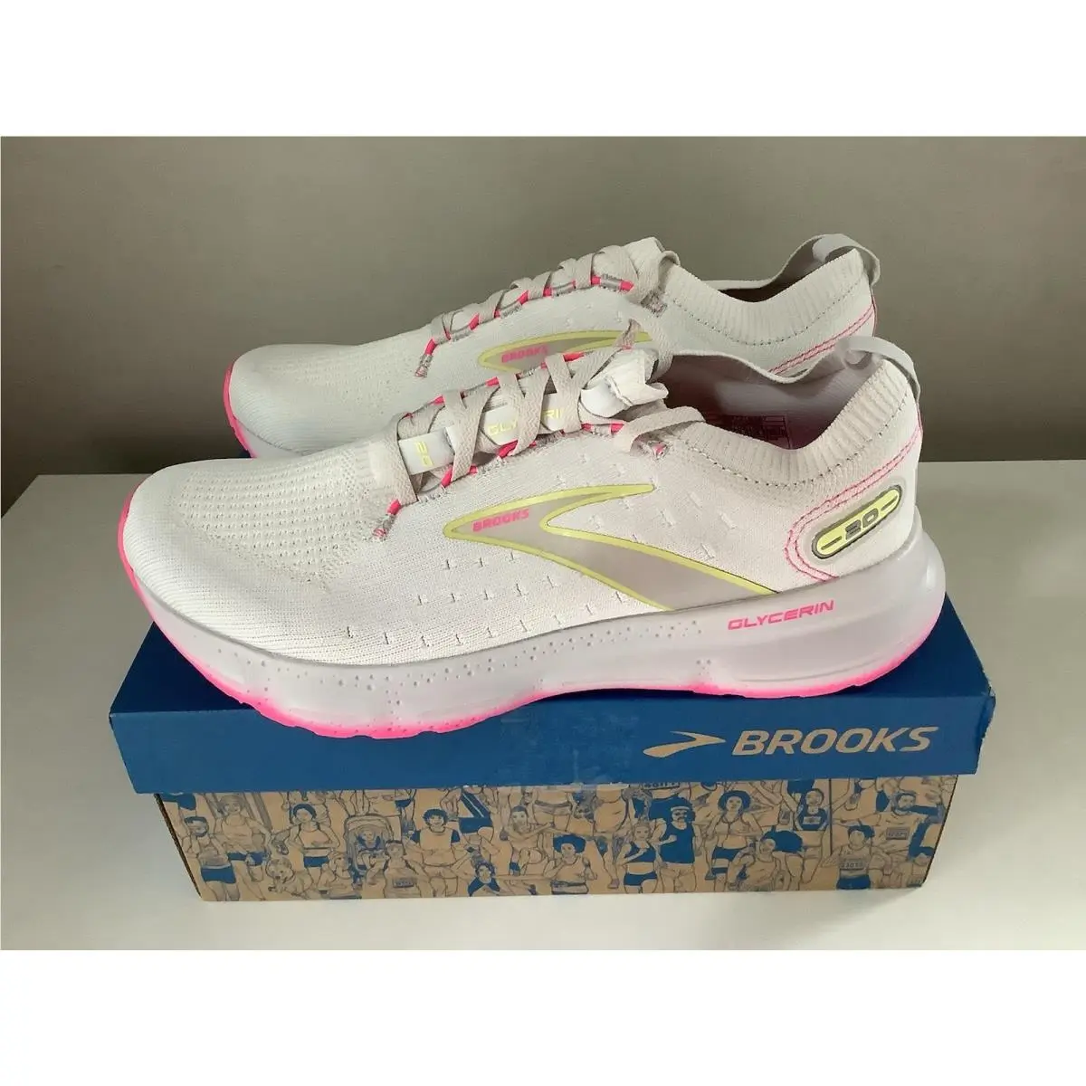 Brooks Glycerin Stealthfit 20 Women`s Running Shoes - White/pink - Sz 9.5