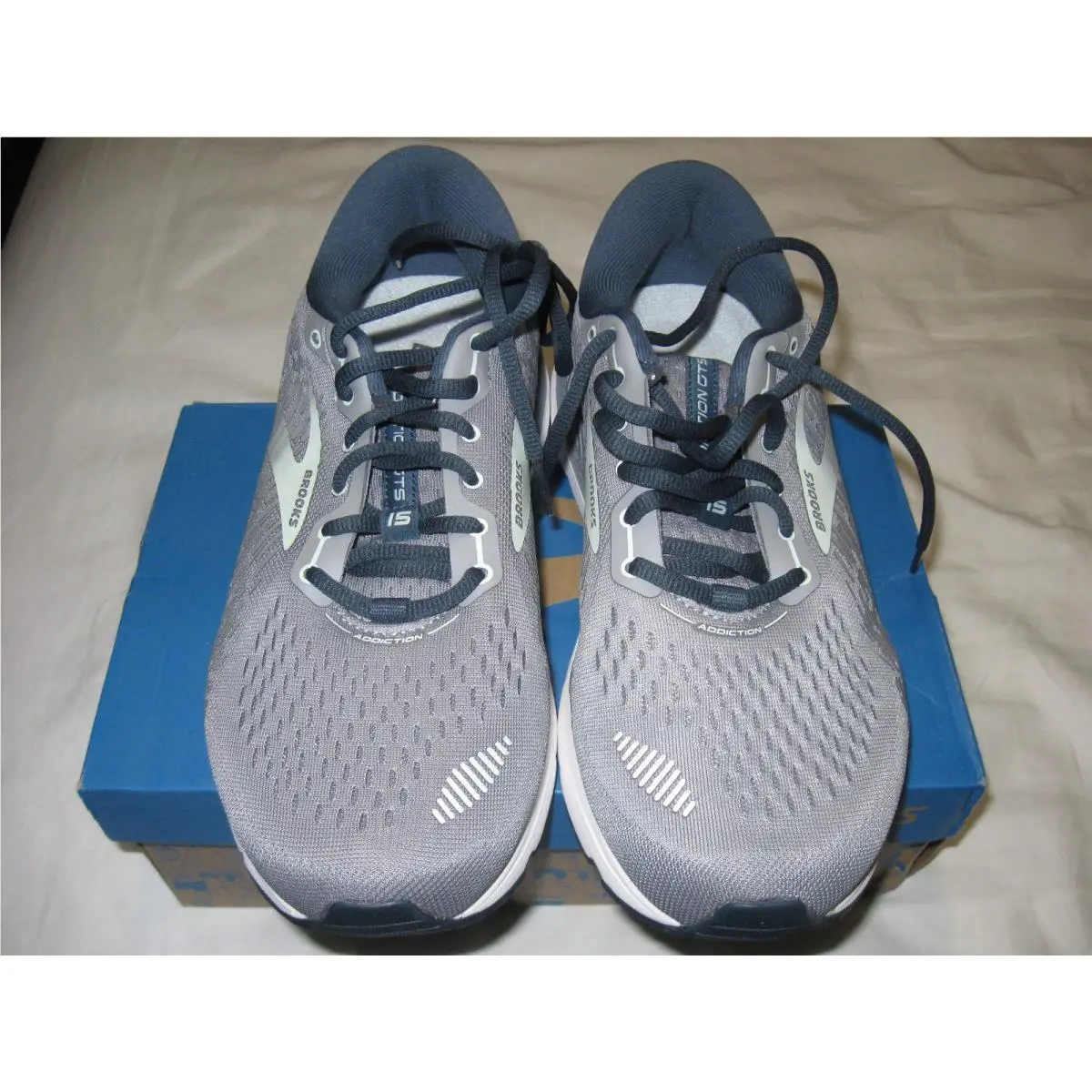 Brooks shoes - Brooks Adddiction 15 - Adddiction - 1203522 - Gray 0