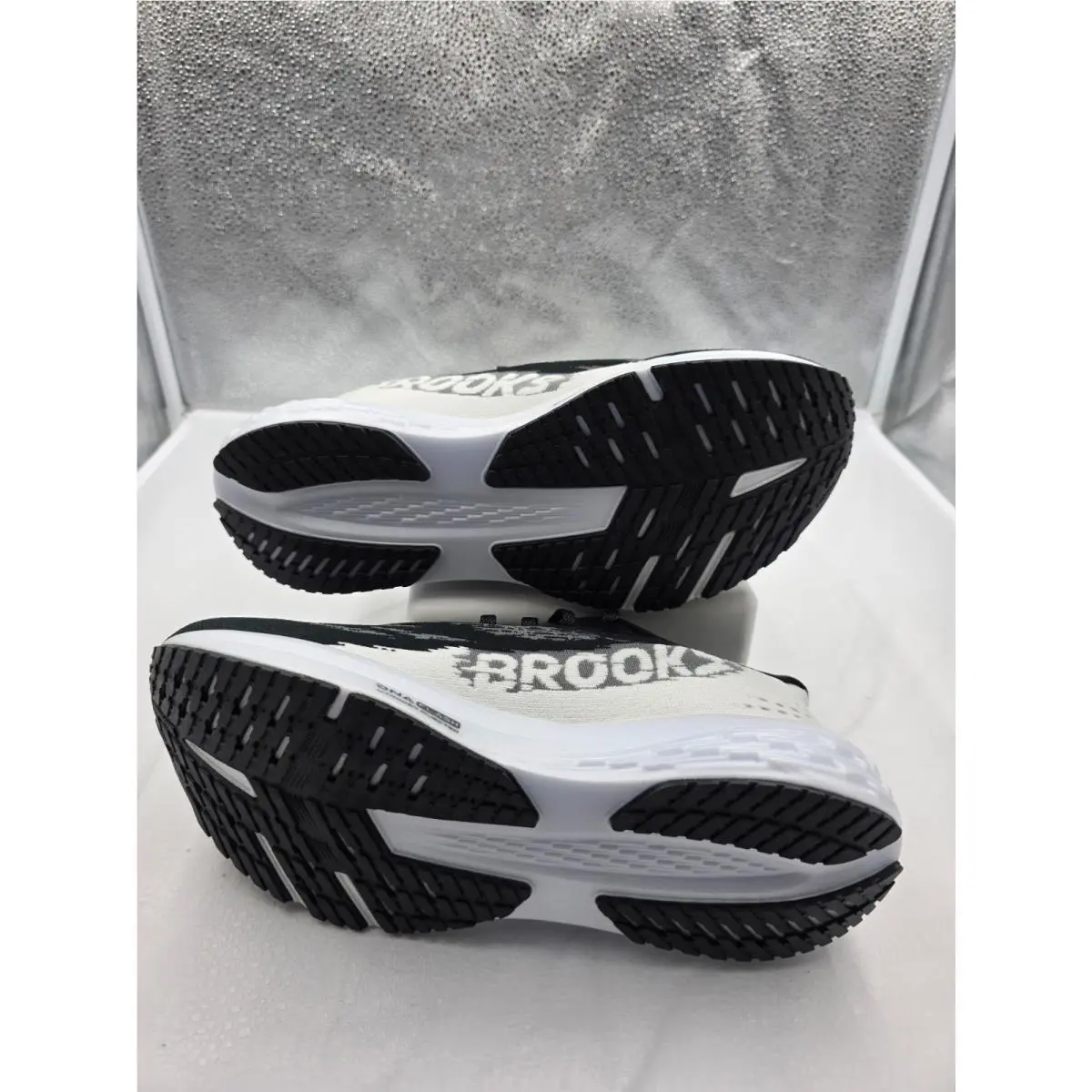 Brooks shoes - Brooks Launch 11 - Launch - 10450-1D-087 - Black 3