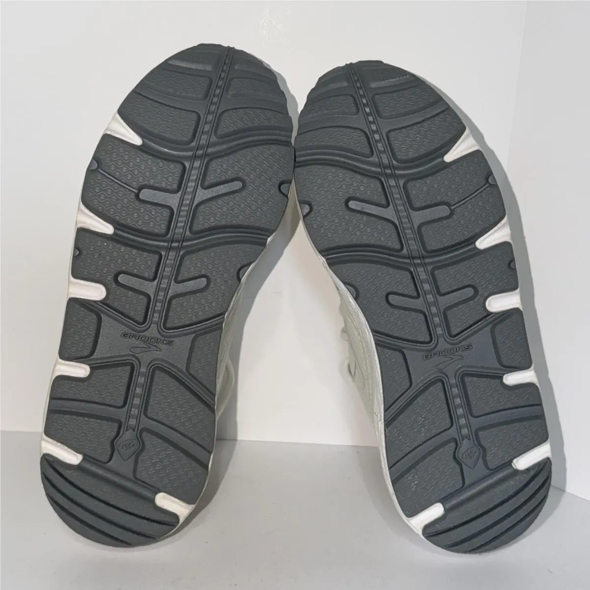 Brooks shoes - Brooks Addiction - Addiction - 1200321D111 - White (UPC: 0883439091579) 10