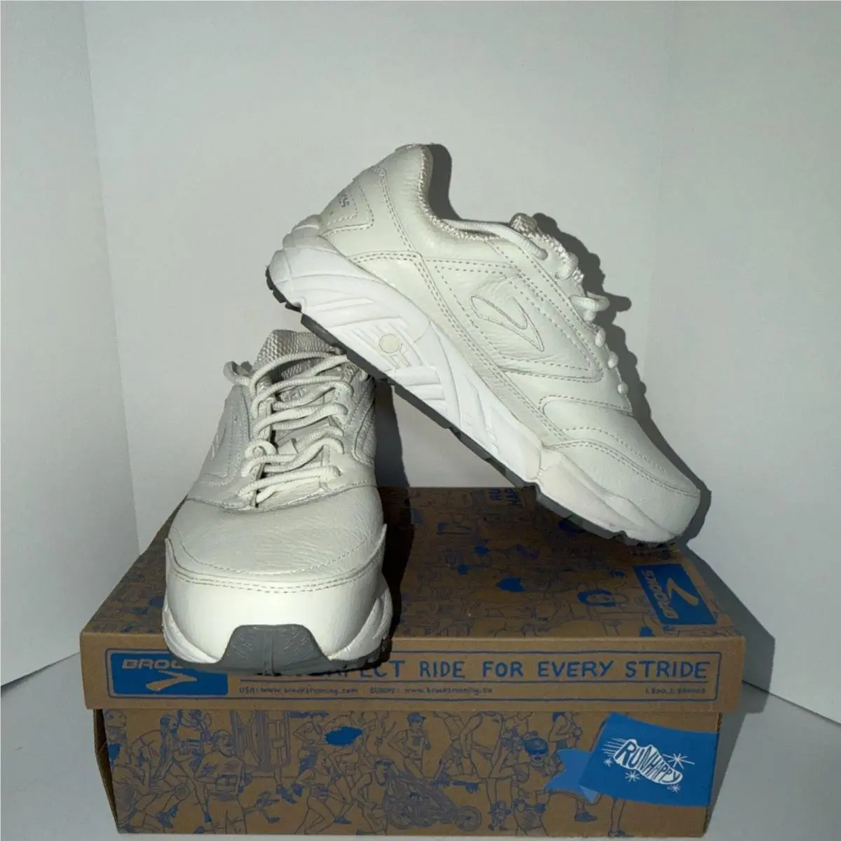 Brooks shoes - Brooks Addiction - Addiction - 1200321D111 - White (UPC: 0883439091579) 0