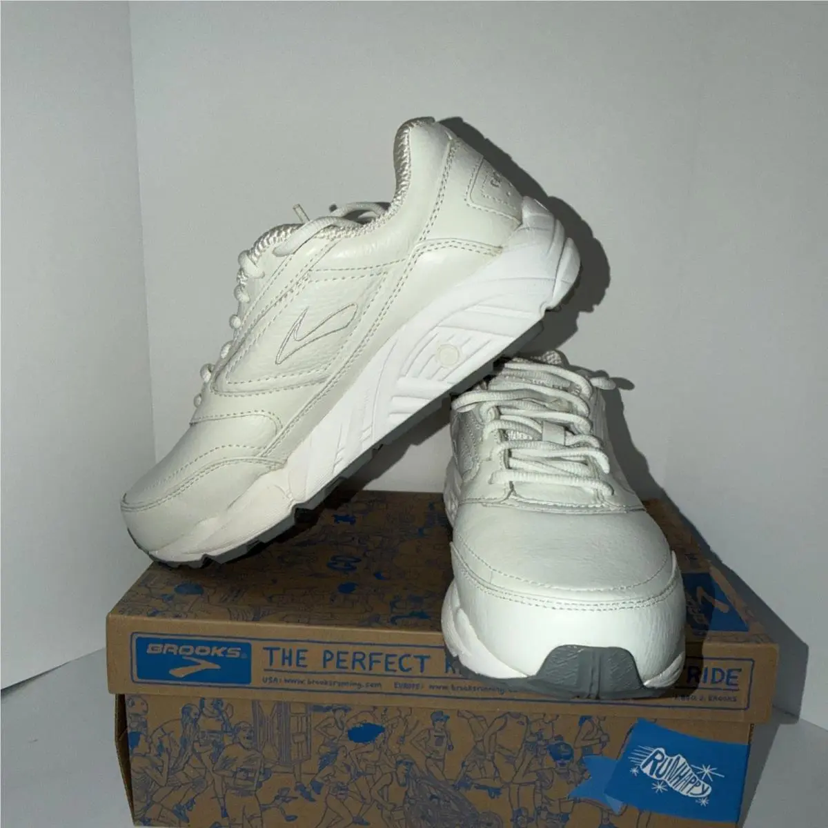 Brooks shoes - Brooks Addiction - Addiction - 1200321D111 - White (UPC: 0883439091579) 2