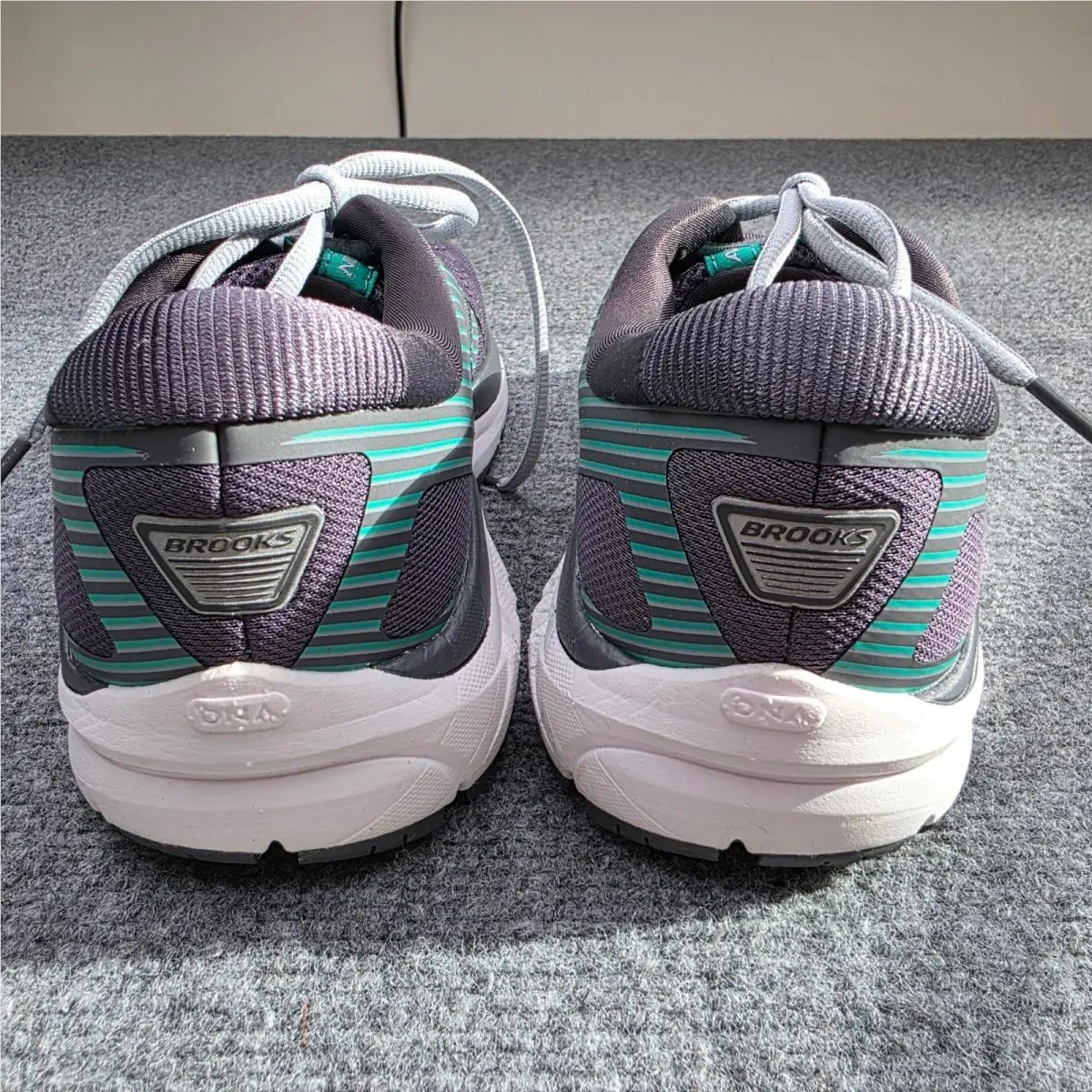 Brooks shoes - Brooks Addiction 14 - Addiction - Gray 4