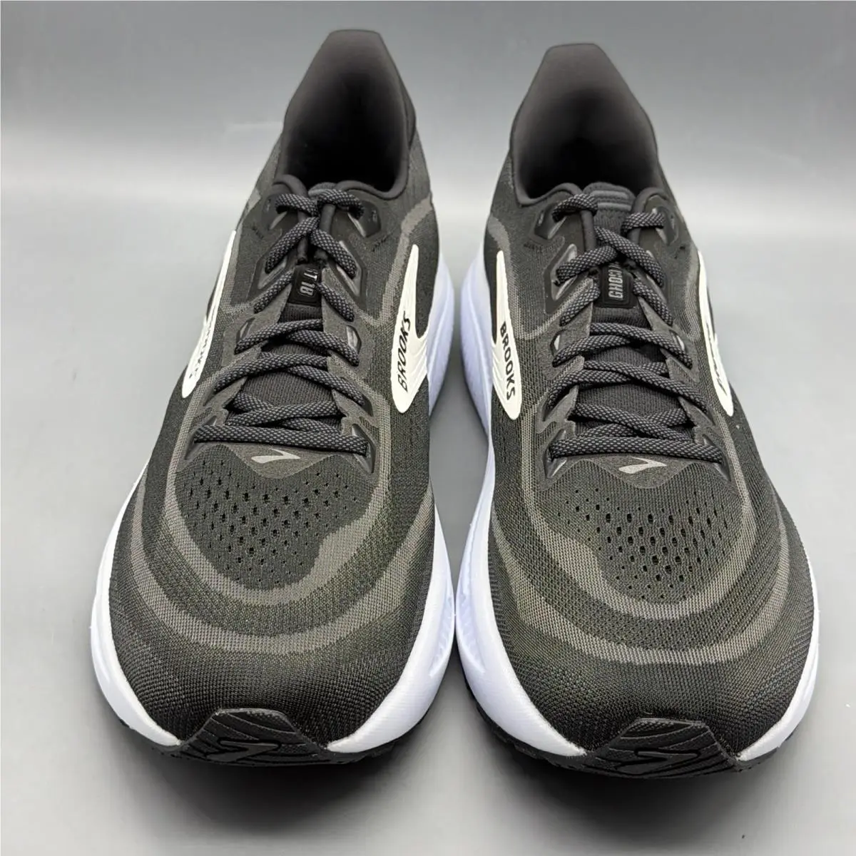 Brooks shoes - Brooks Ghost 18 - Ghost - 1104931D090 - Black (UPC: 0195394869378) 0