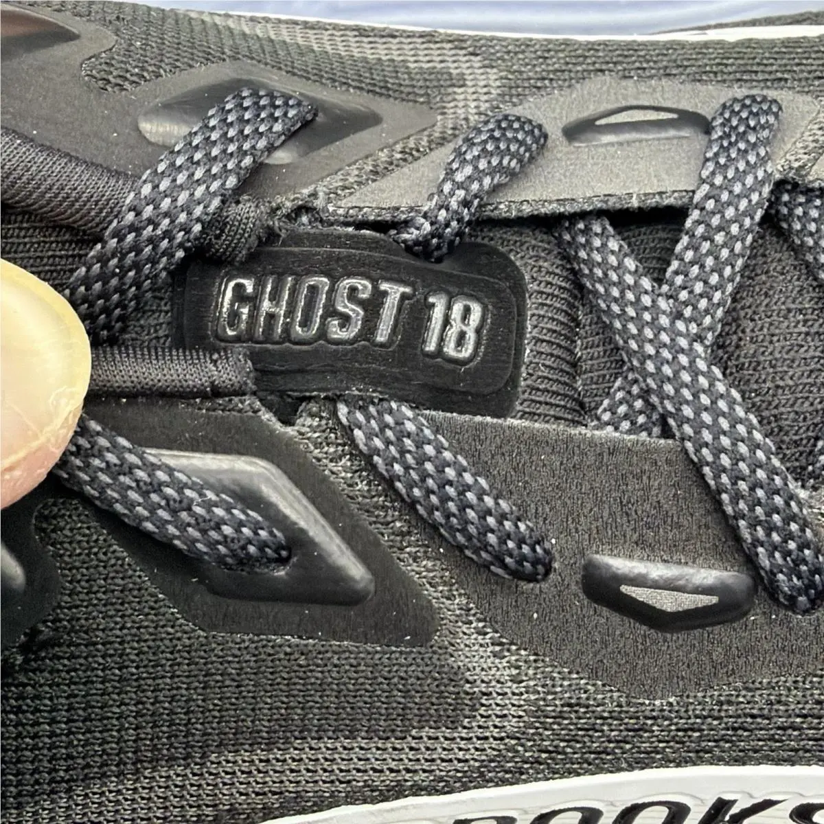 Brooks shoes - Brooks Ghost 18 - Ghost - 1104931D090 - Black (UPC: 0195394869378) 9