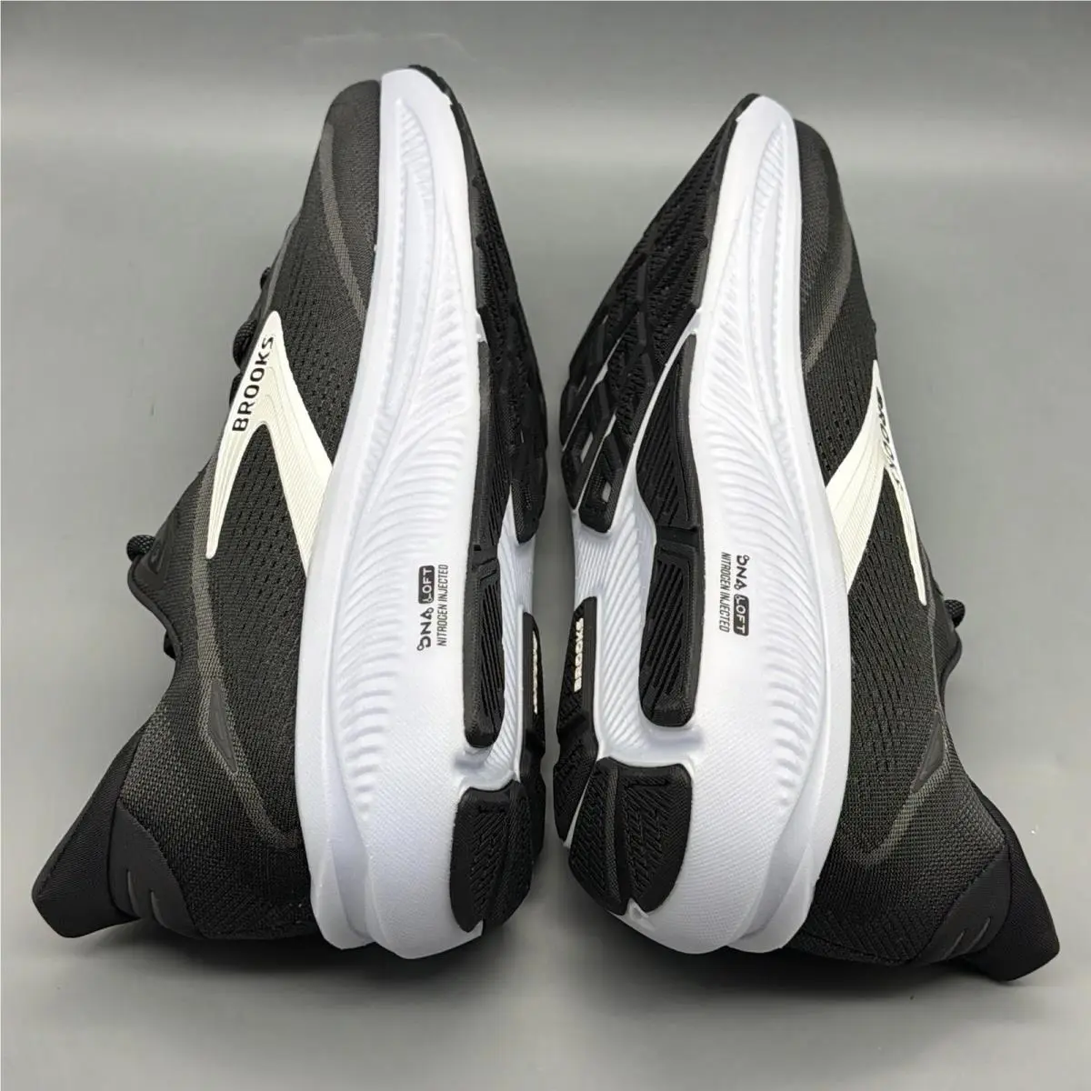 Brooks shoes - Brooks Ghost 18 - Ghost - 1104931D090 - Black (UPC: 0195394869378) 3
