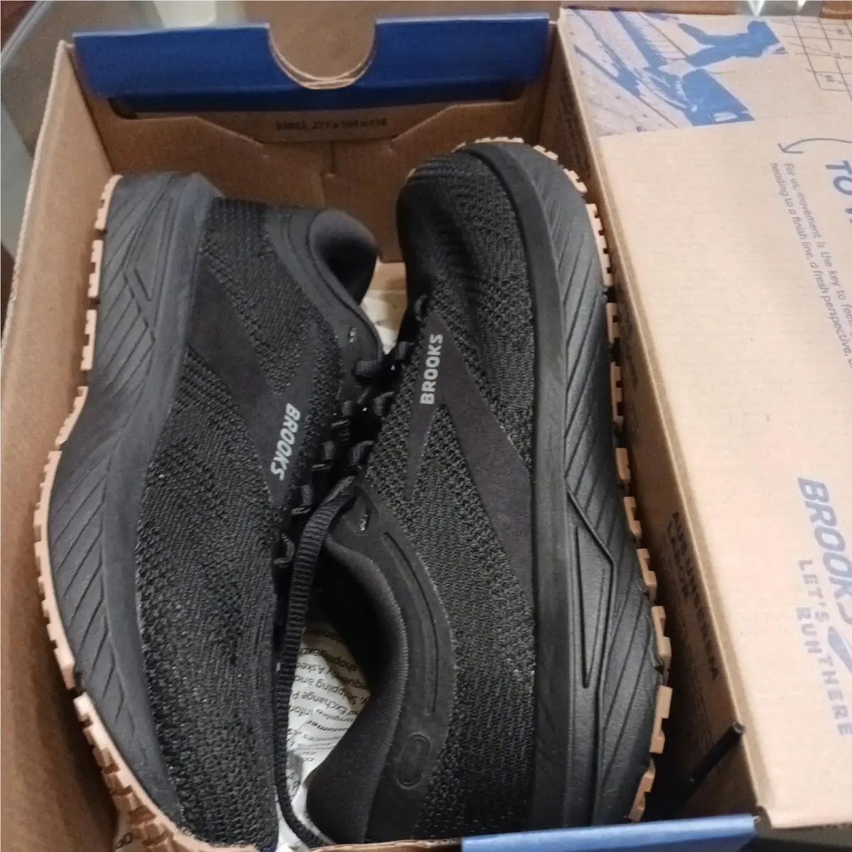 Brooks shoes - Brooks Revel 7 - Revel - 120424-1B-072 - Black 4