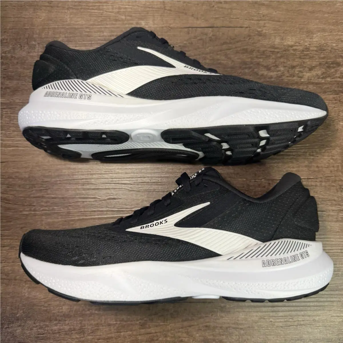 Brooks shoes - Brooks Adrenaline GTS 24 - Adrenaline GTS - 110437-1D-087 - Black 2