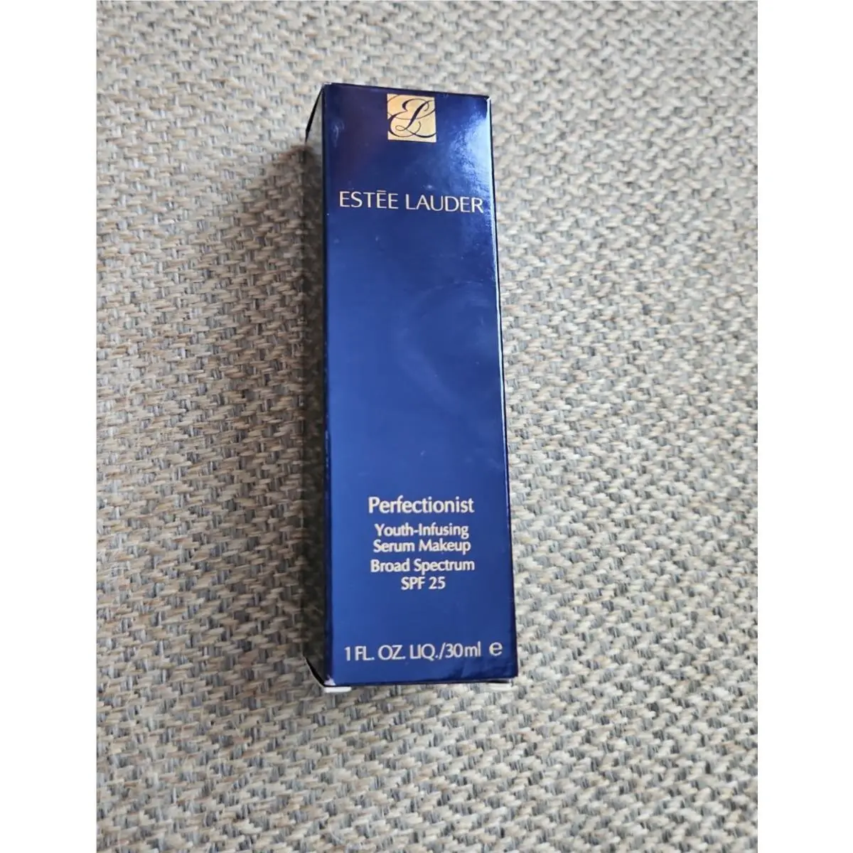 Perfectionist Youth-infusing Serum Makeup 4N1 Shell Beige 1 oz by Estée Lauder