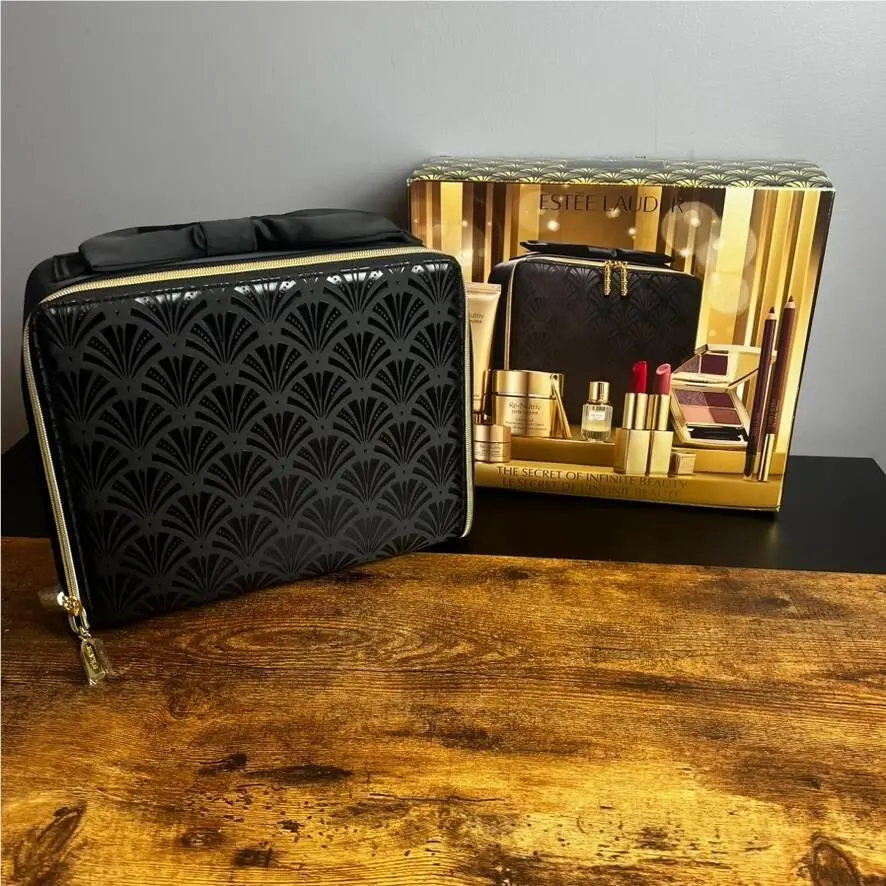 Re Nutriv The Secret Of Infinite Beauty Set W/ Train Case Bow by Estée Lauder