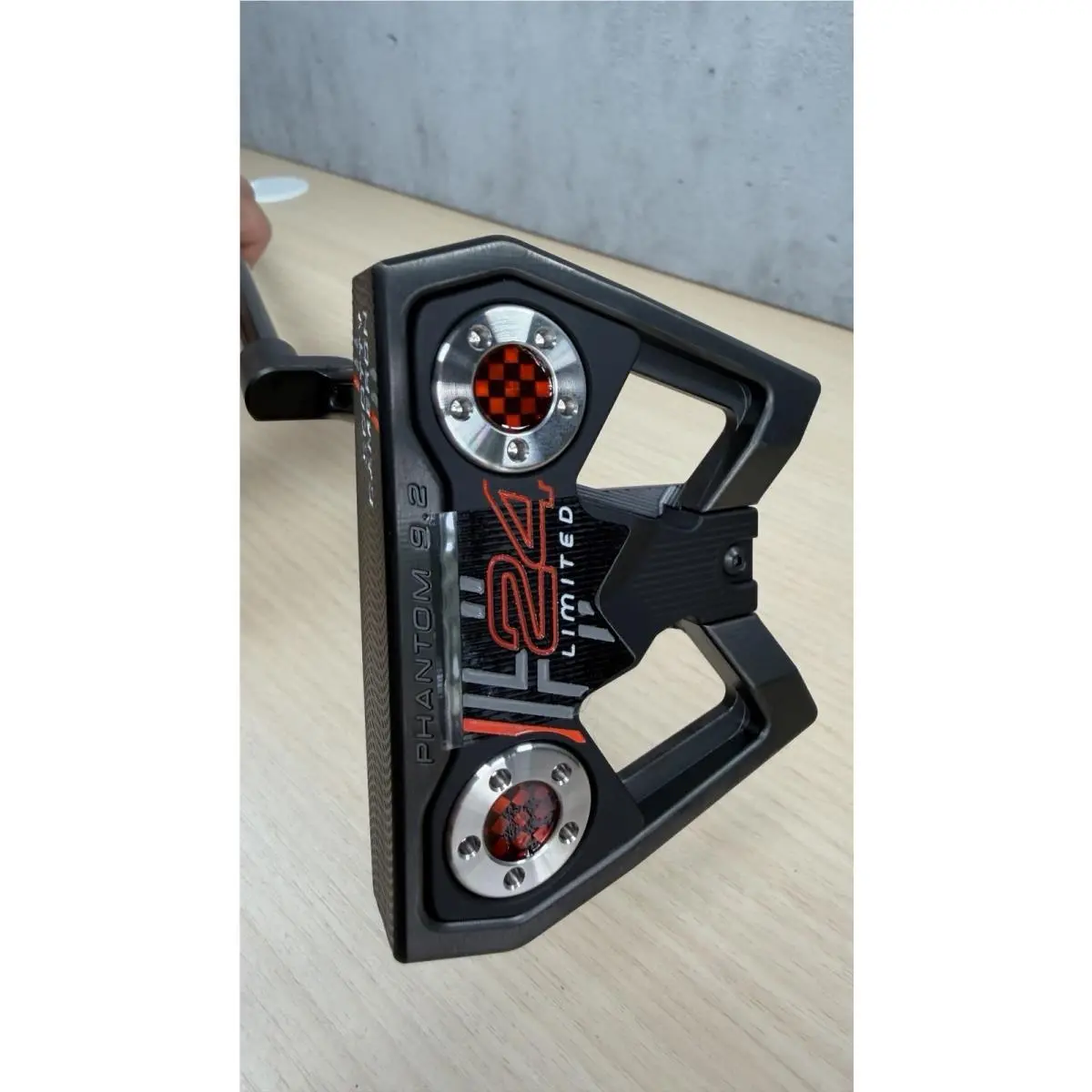 Scott  - Limited Release H24 Holiday Putter - Black (UPC: 0196665950351) 8