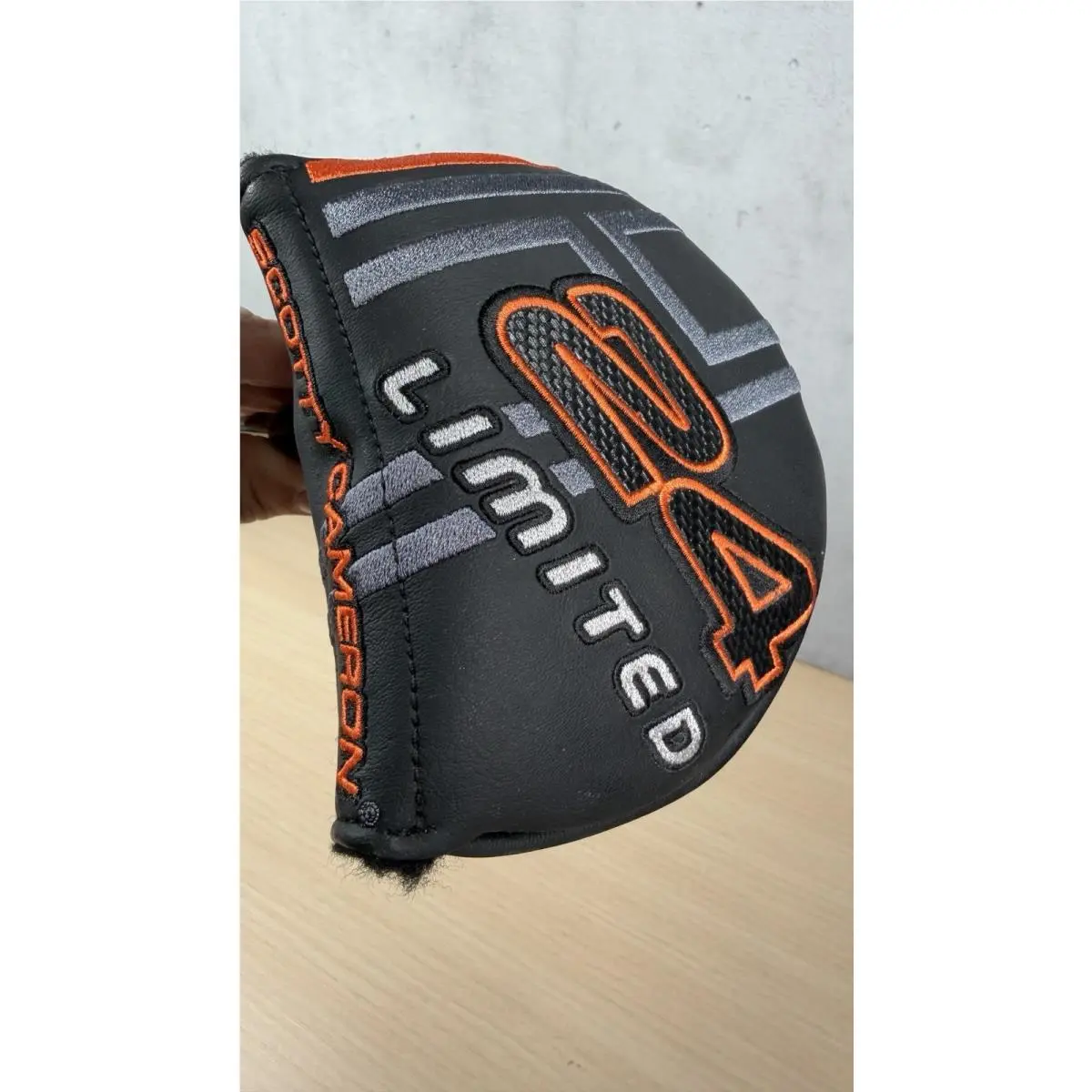 Scott  - Limited Release H24 Holiday Putter - Black (UPC: 0196665950351) 13