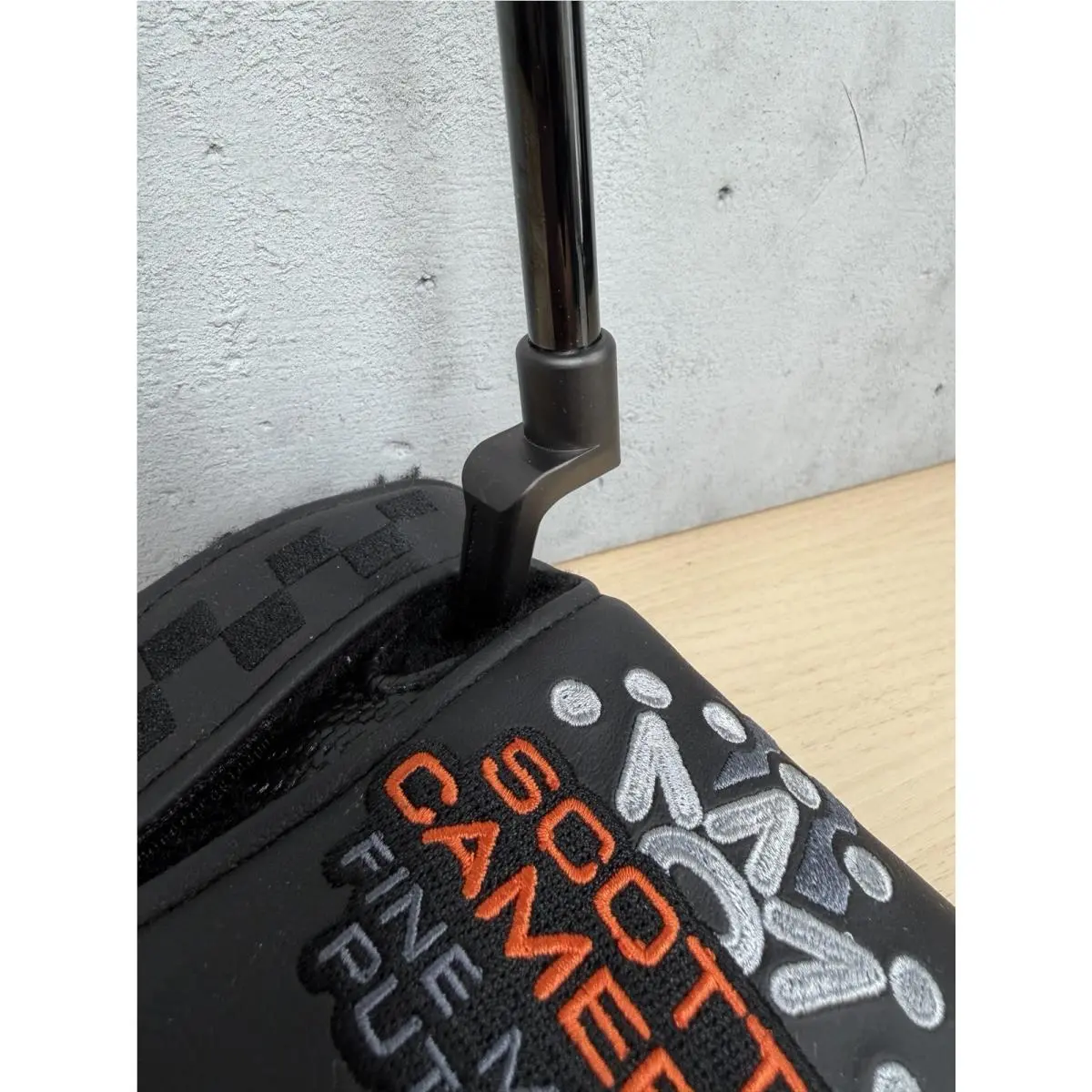 Scott  - Limited Release H24 Holiday Putter - Black (UPC: 0196665950351) 16